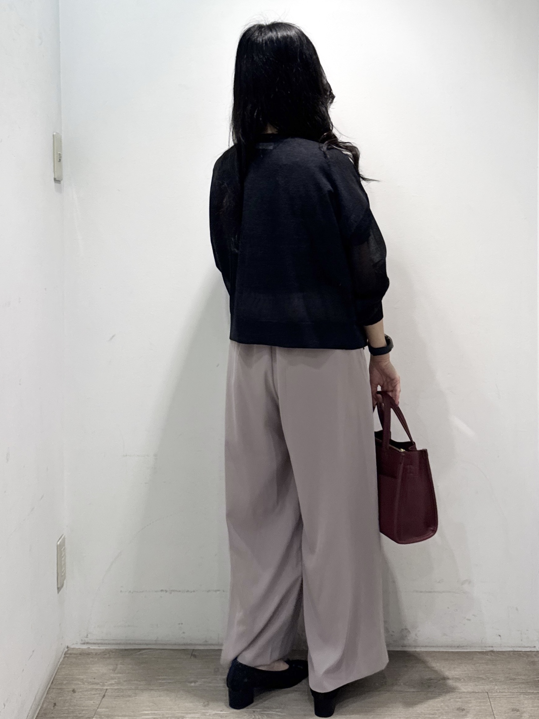 yuicciさんの「OPAQUE.CLIP｜【上品な透け感】ダブルパール調釦 愛されシアーカーディガン」を使ったコーディネート