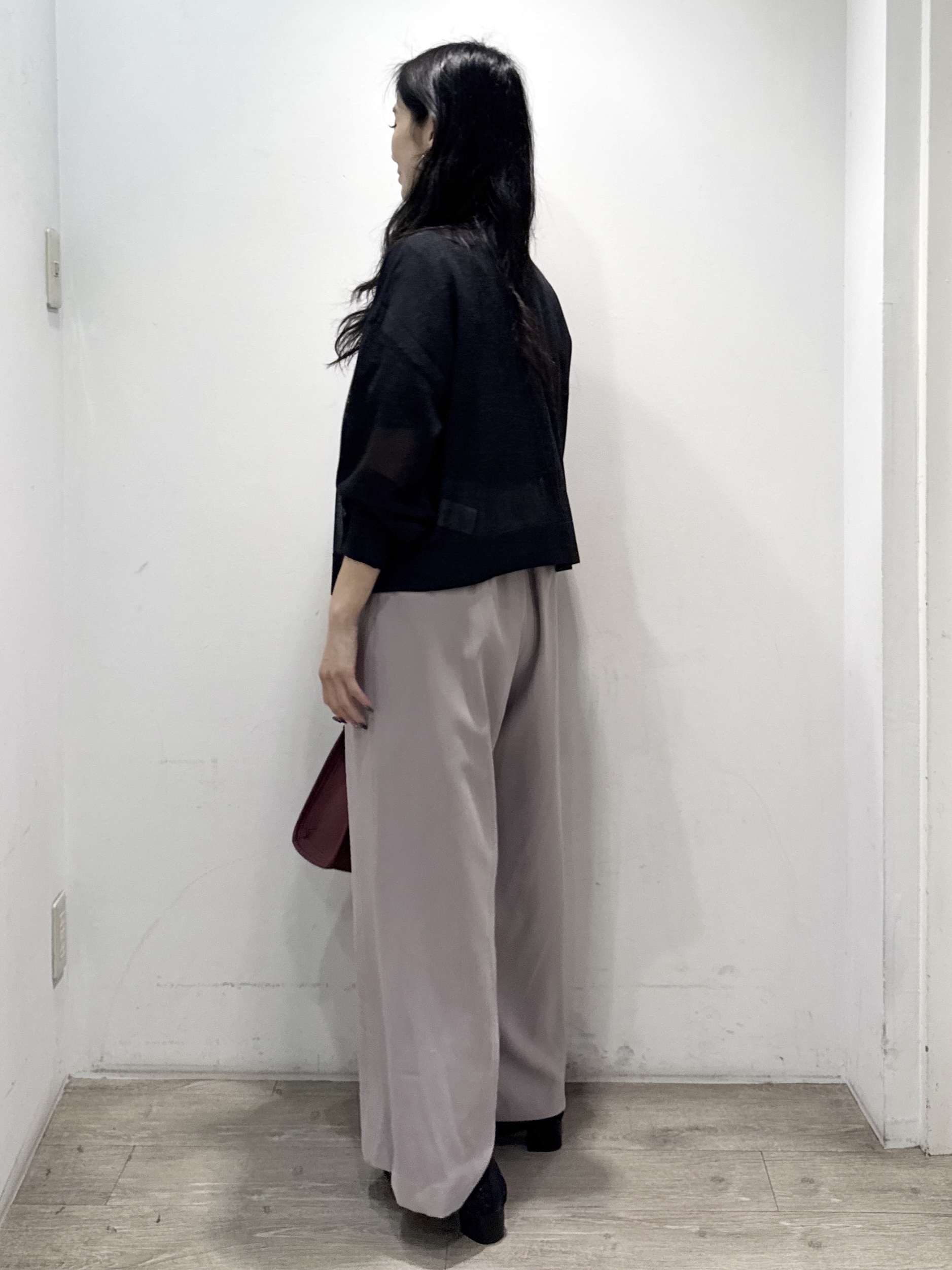 yuicciさんの「OPAQUE.CLIP｜【上品な透け感】ダブルパール調釦 愛されシアーカーディガン」を使ったコーディネート