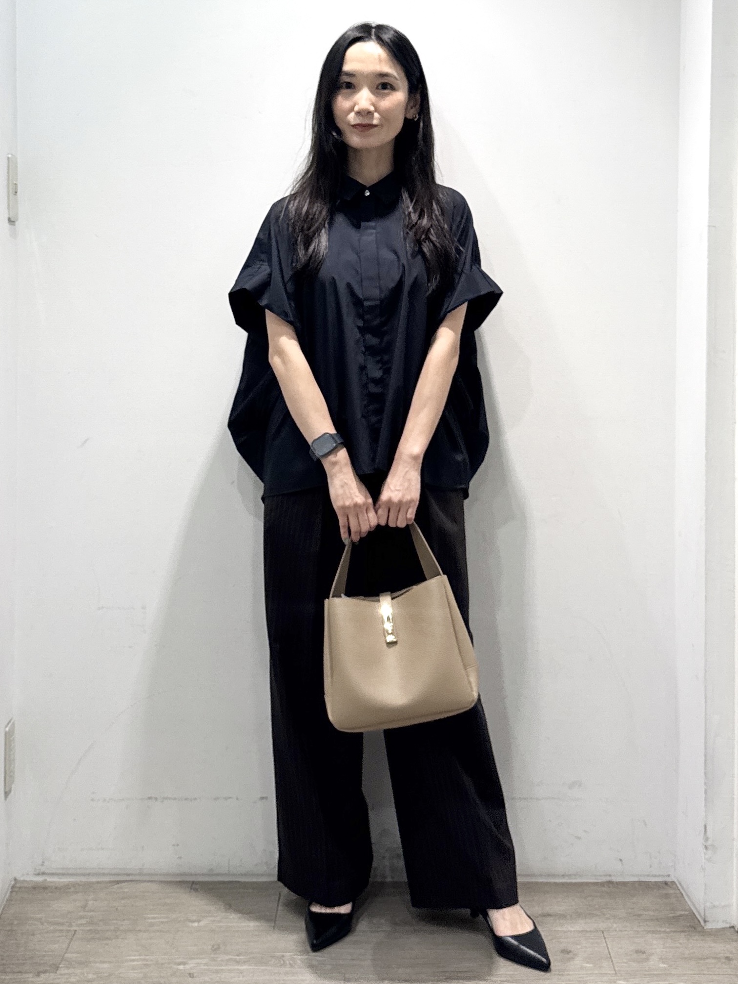 yuicciさんの「OPAQUE.CLIP｜タックニュアンスフォルムシャツ【洗濯機OK】」を使ったコーディネート