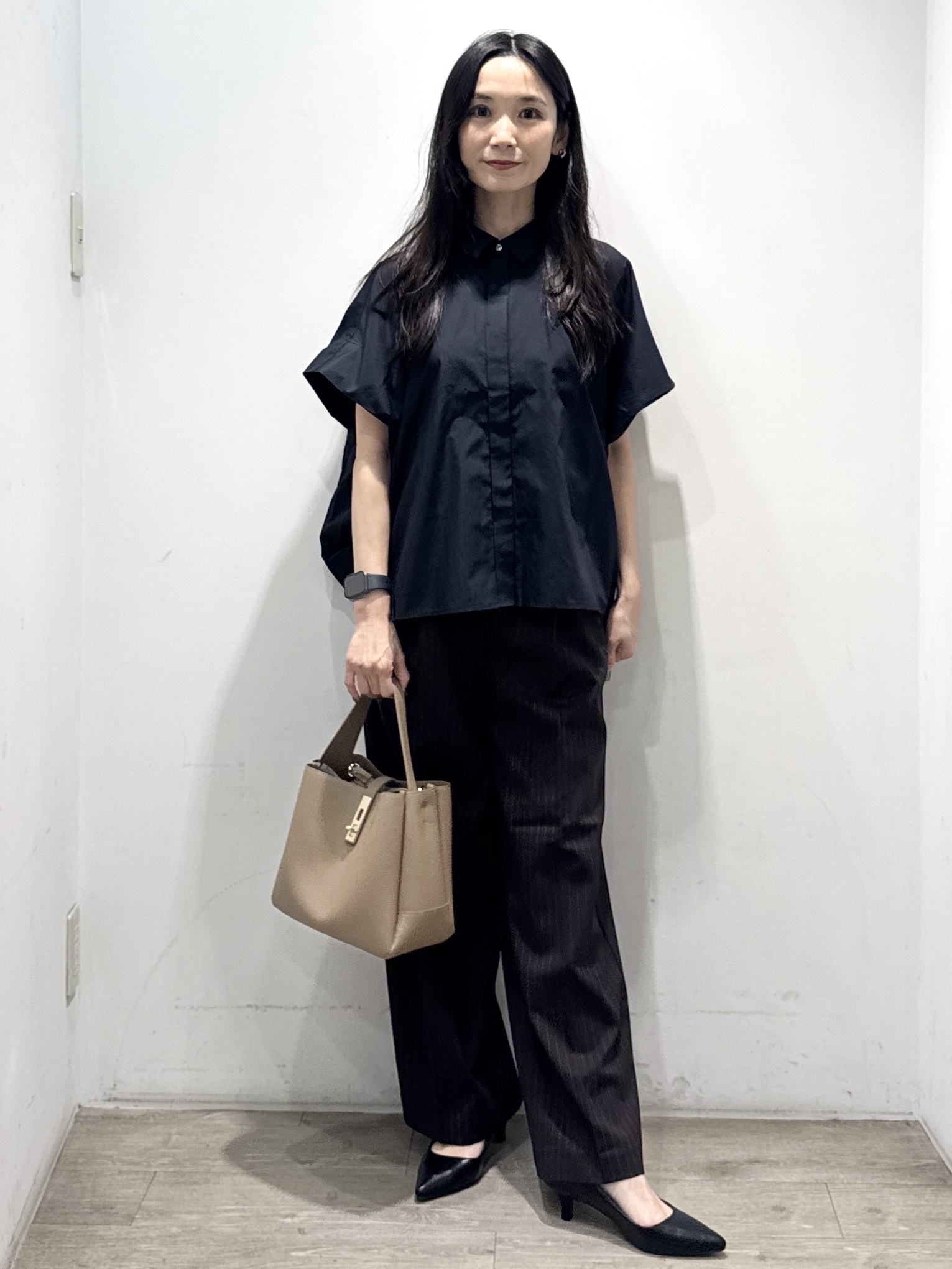 yuicciさんの「OPAQUE.CLIP｜タックニュアンスフォルムシャツ【洗濯機OK】」を使ったコーディネート