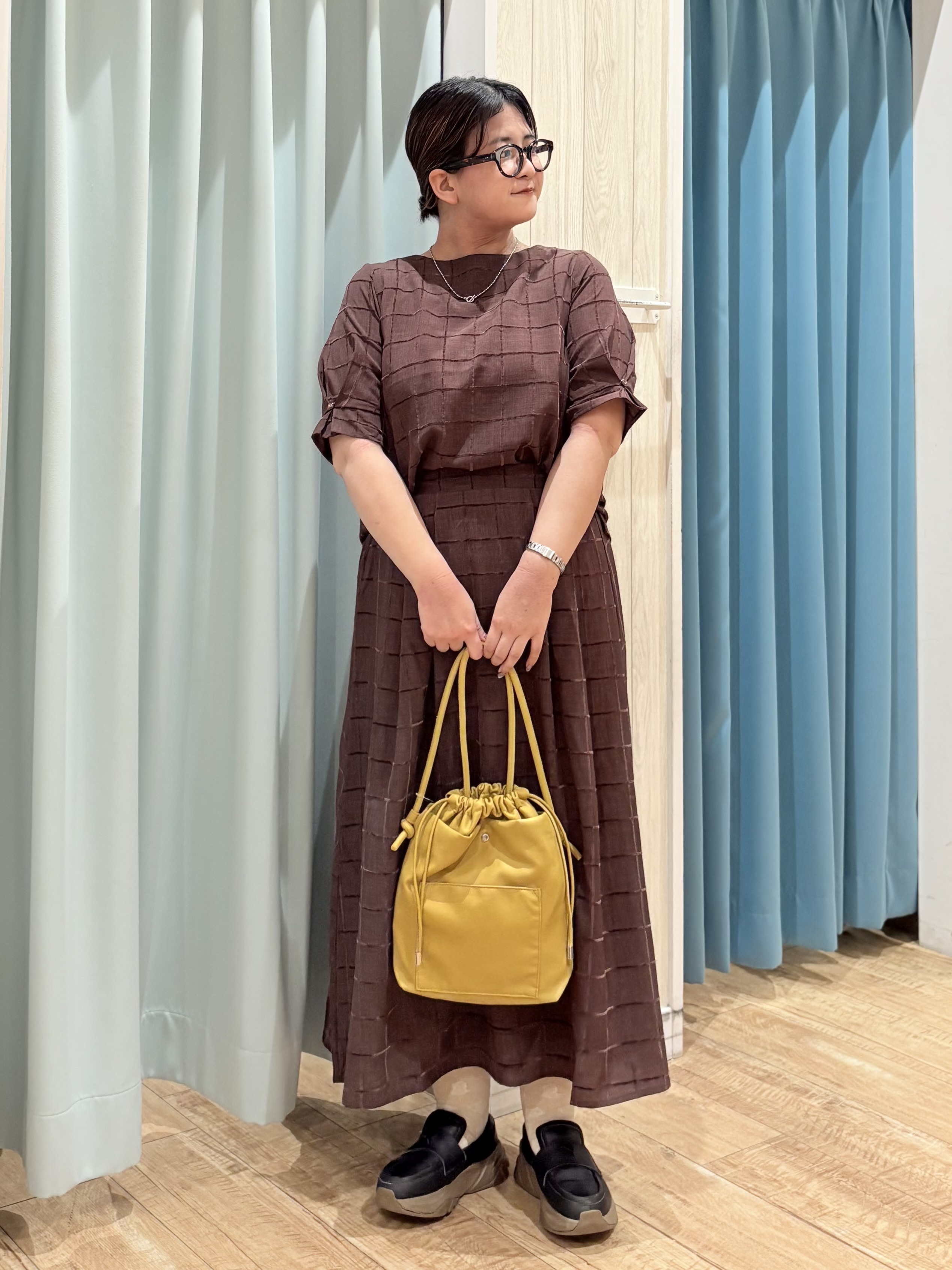 砂糖さんの「SHOO･LA･RUE｜【セットアップ可/S-LL】モールチェックで上品に タックスリーブ ブラウス」を使ったコーディネート