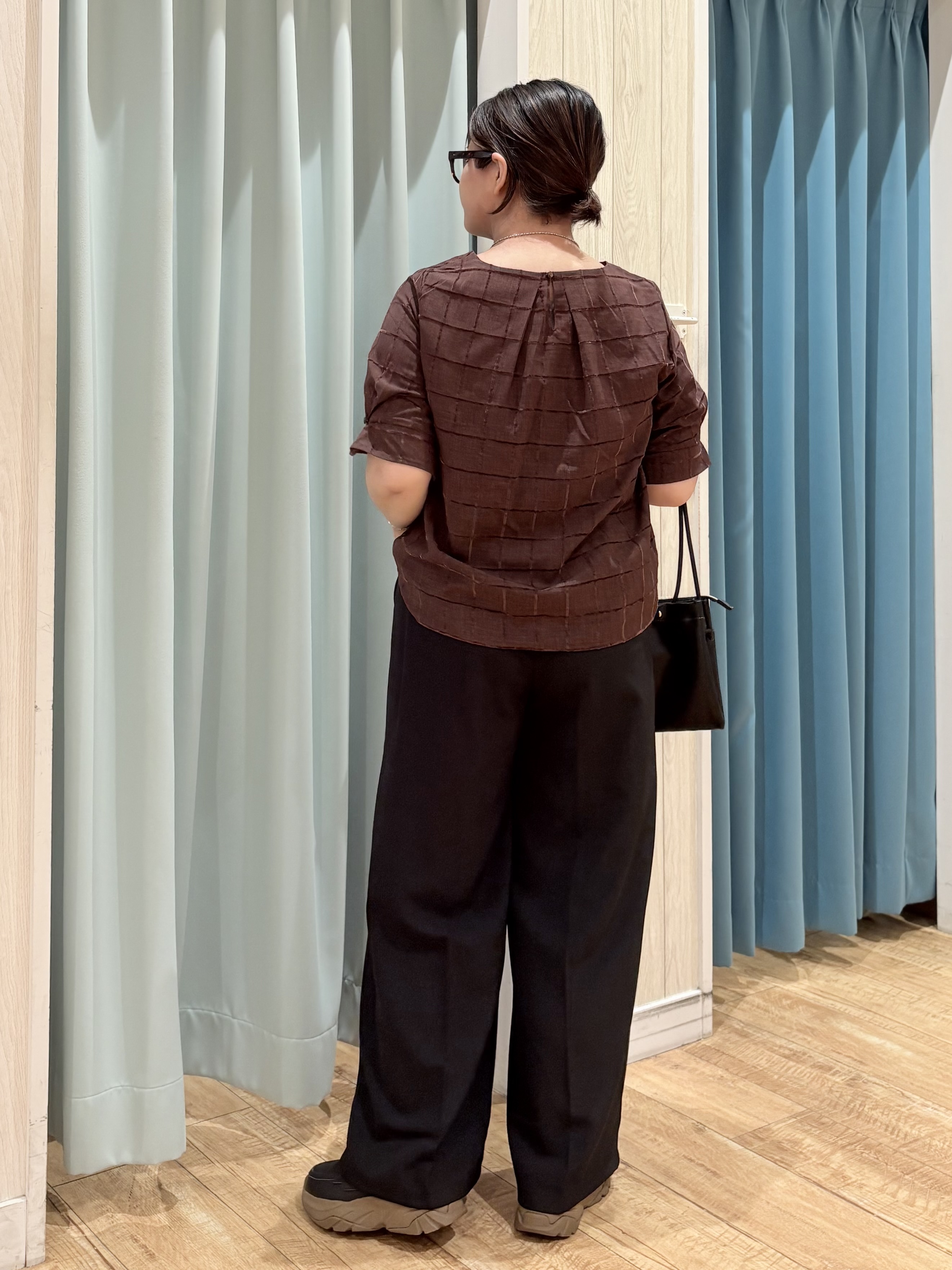 砂糖さんの「SHOO･LA･RUE｜【セットアップ可/S-LL】モールチェックで上品に タックスリーブ ブラウス」を使ったコーディネート