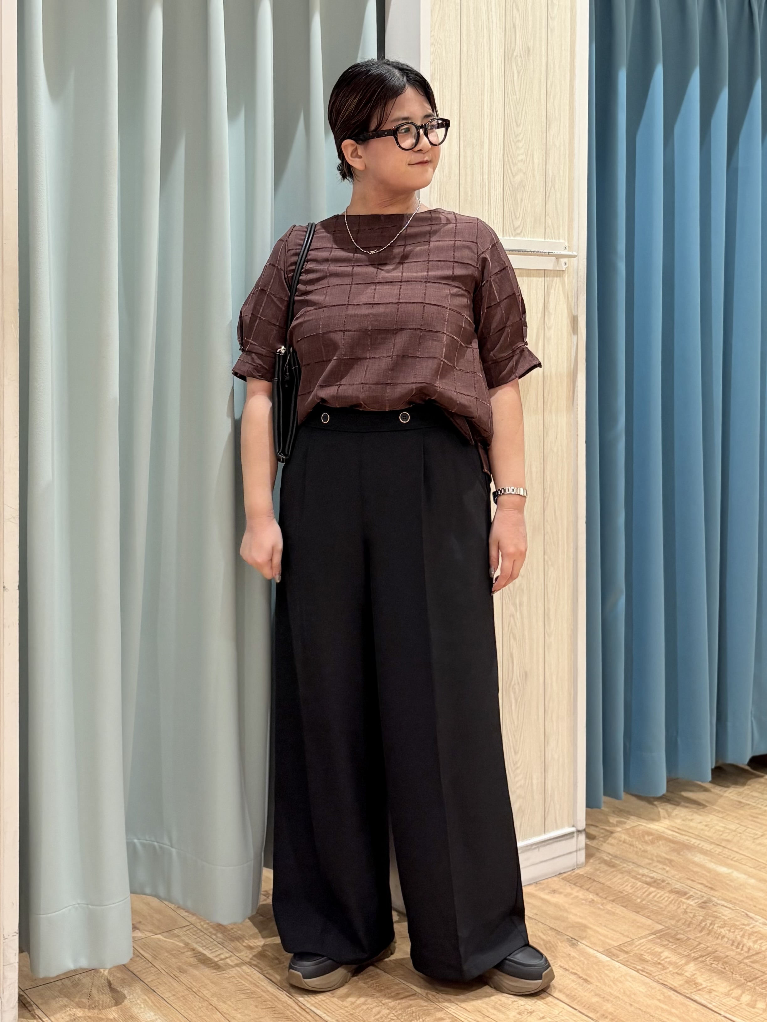砂糖さんの「SHOO･LA･RUE｜【セットアップ可/S-LL】モールチェックで上品に タックスリーブ ブラウス」を使ったコーディネート