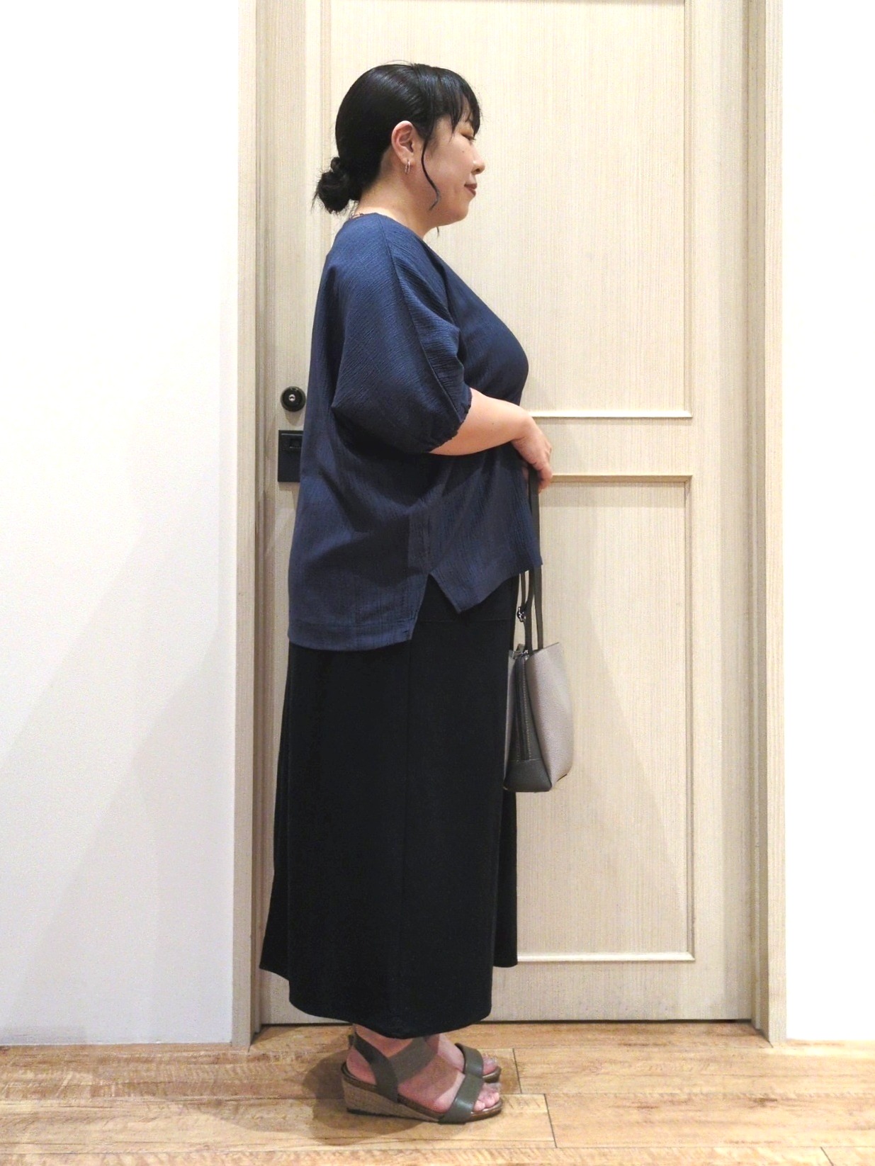 haseさんの「SHOO･LA･RUE｜【インせず着られる/洗濯後しわになりにくい】しぼしぼドルマンブラウス」を使ったコーディネート