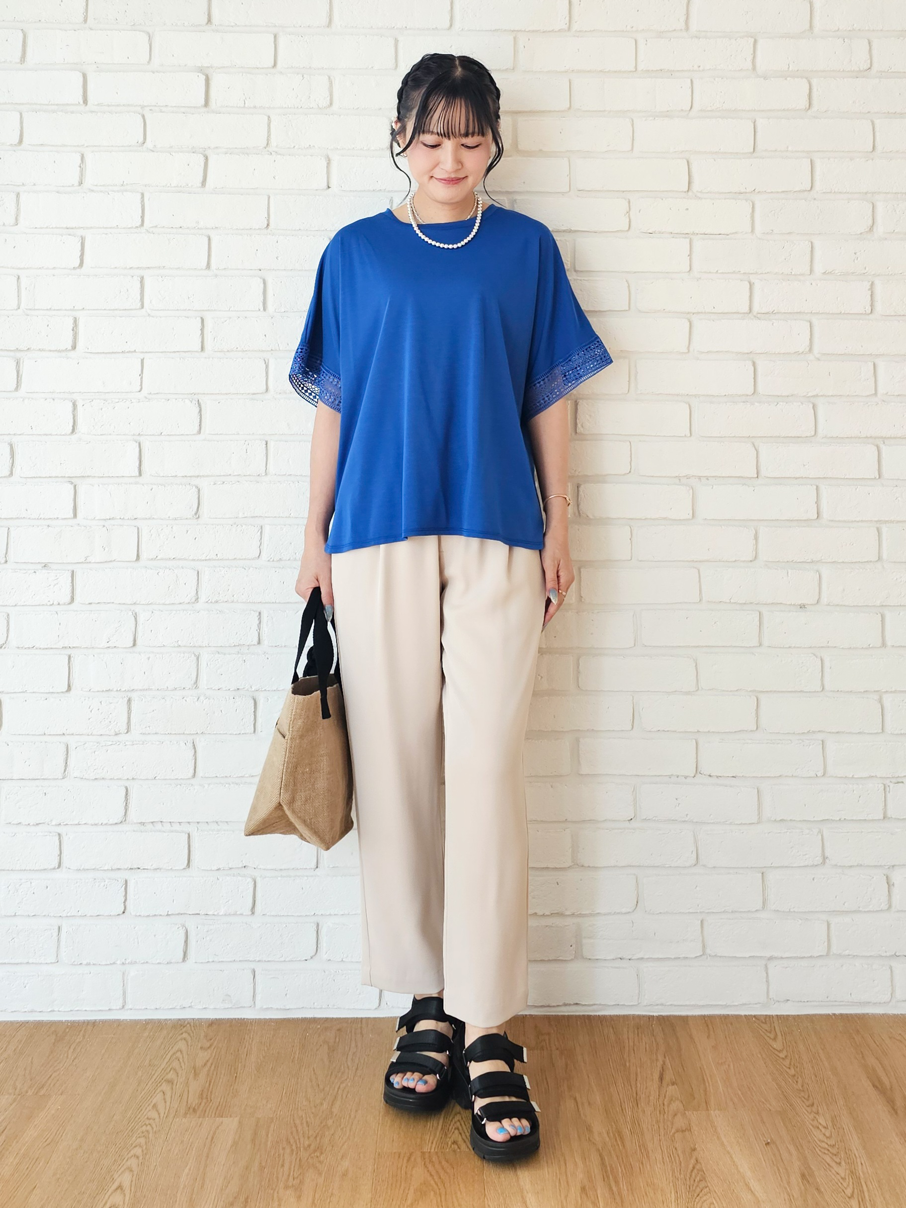 ゆゆさんの「SHOO･LA･RUE｜【ひんやり/UV/体型カバー】ヒップ周りが隠せる お袖レースTシャツ」を使ったコーディネート