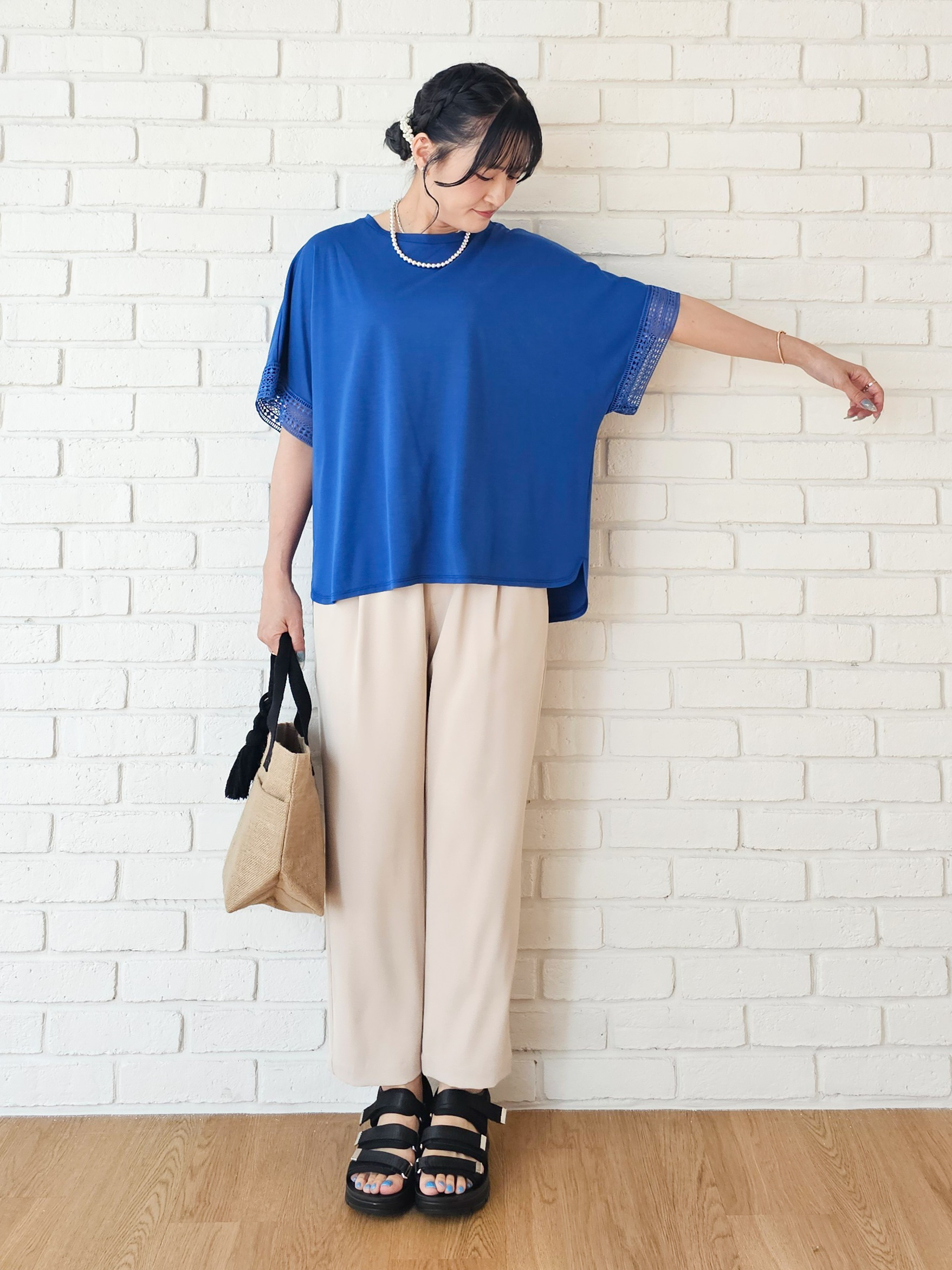 ゆゆさんの「SHOO･LA･RUE｜【ひんやり/UV/体型カバー】ヒップ周りが隠せる お袖レースTシャツ」を使ったコーディネート