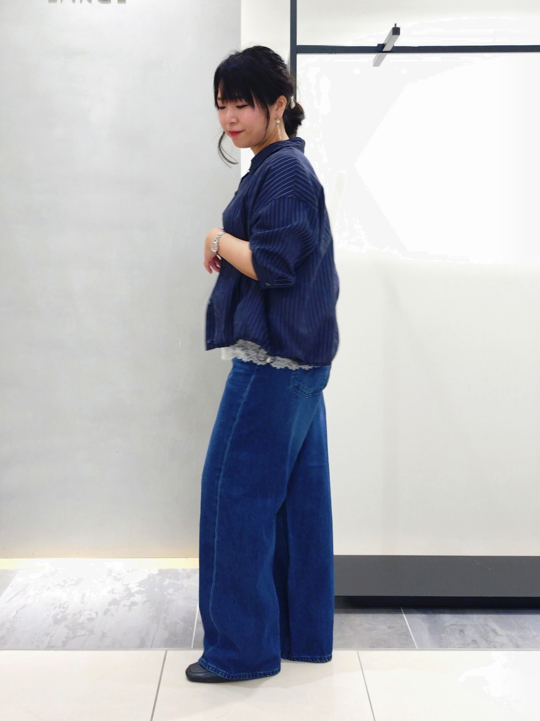 TOMOMIさんの「INDIVI｜【新作登場！】カーブシルエットデニム」を使ったコーディネート