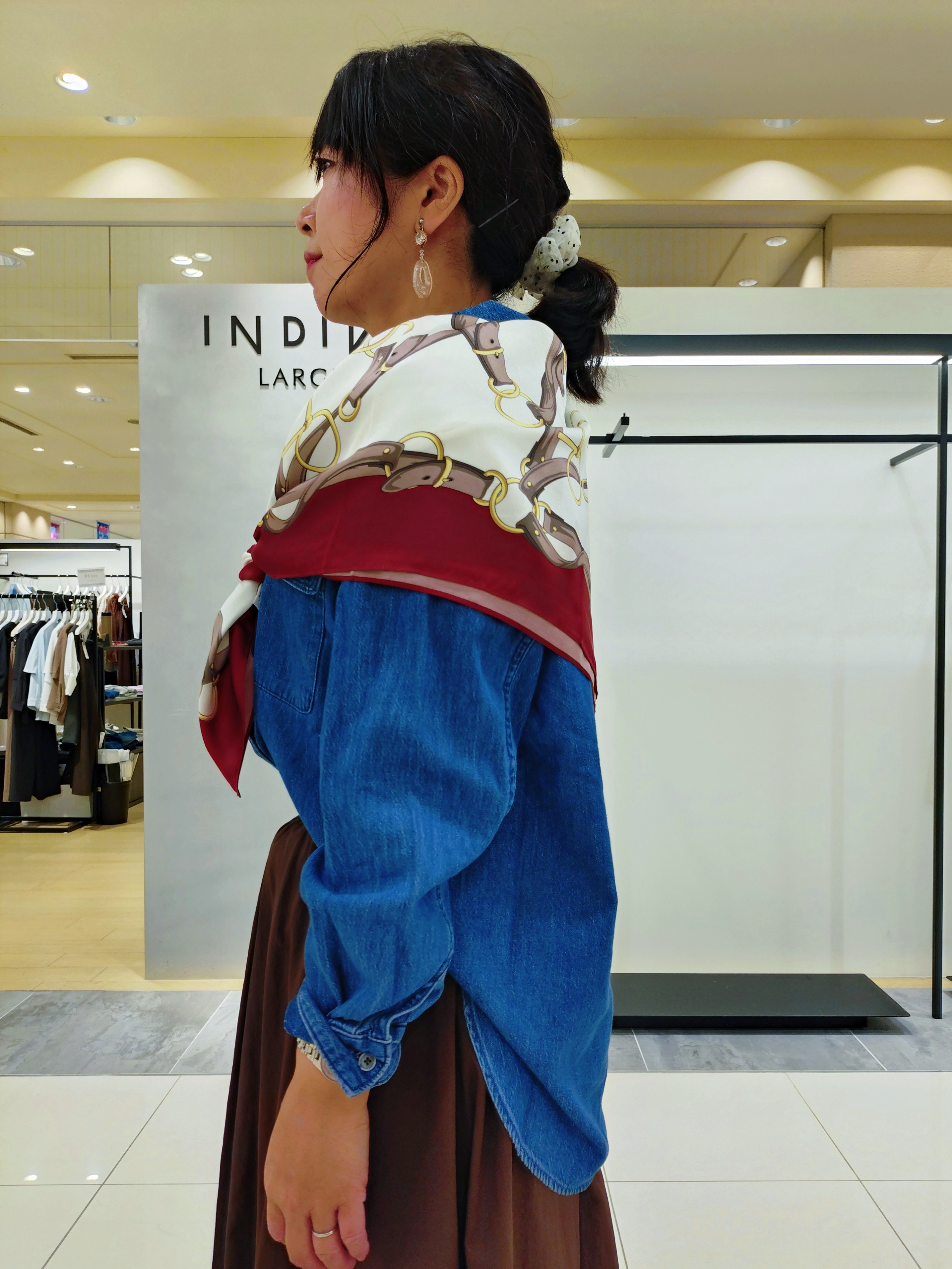 TOMOMIさんの「INDIVI｜【撥水／裏地なし軽量】ギャザーボリュームスカート」を使ったコーディネート