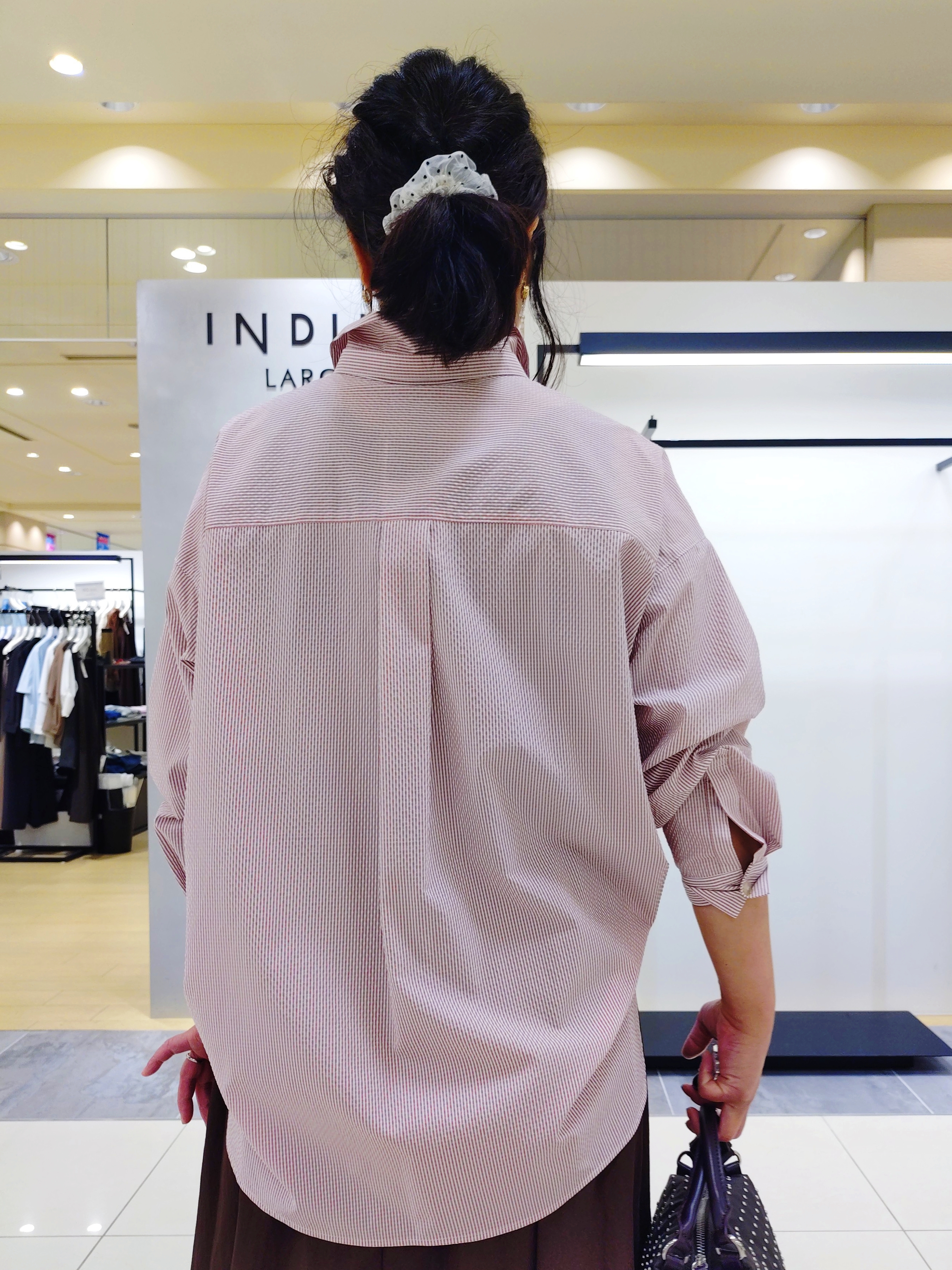 TOMOMIさんの「INDIVI｜【撥水／裏地なし軽量】ギャザーボリュームスカート」を使ったコーディネート