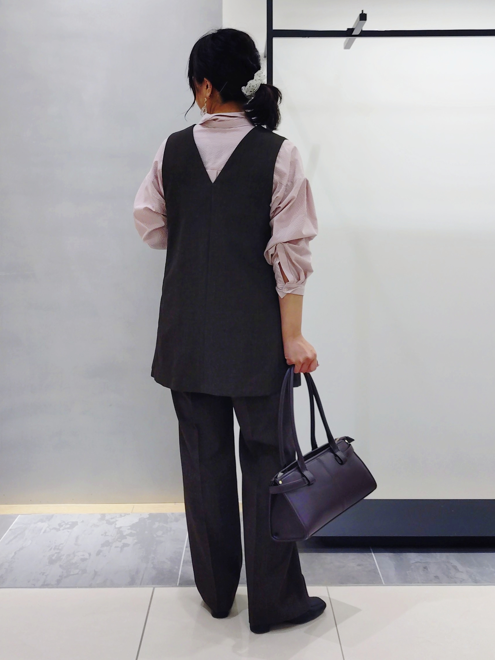 TOMOMIさんの「INDIVI｜【収納力◎／トレンド】スクエアトートバッグ」を使ったコーディネート