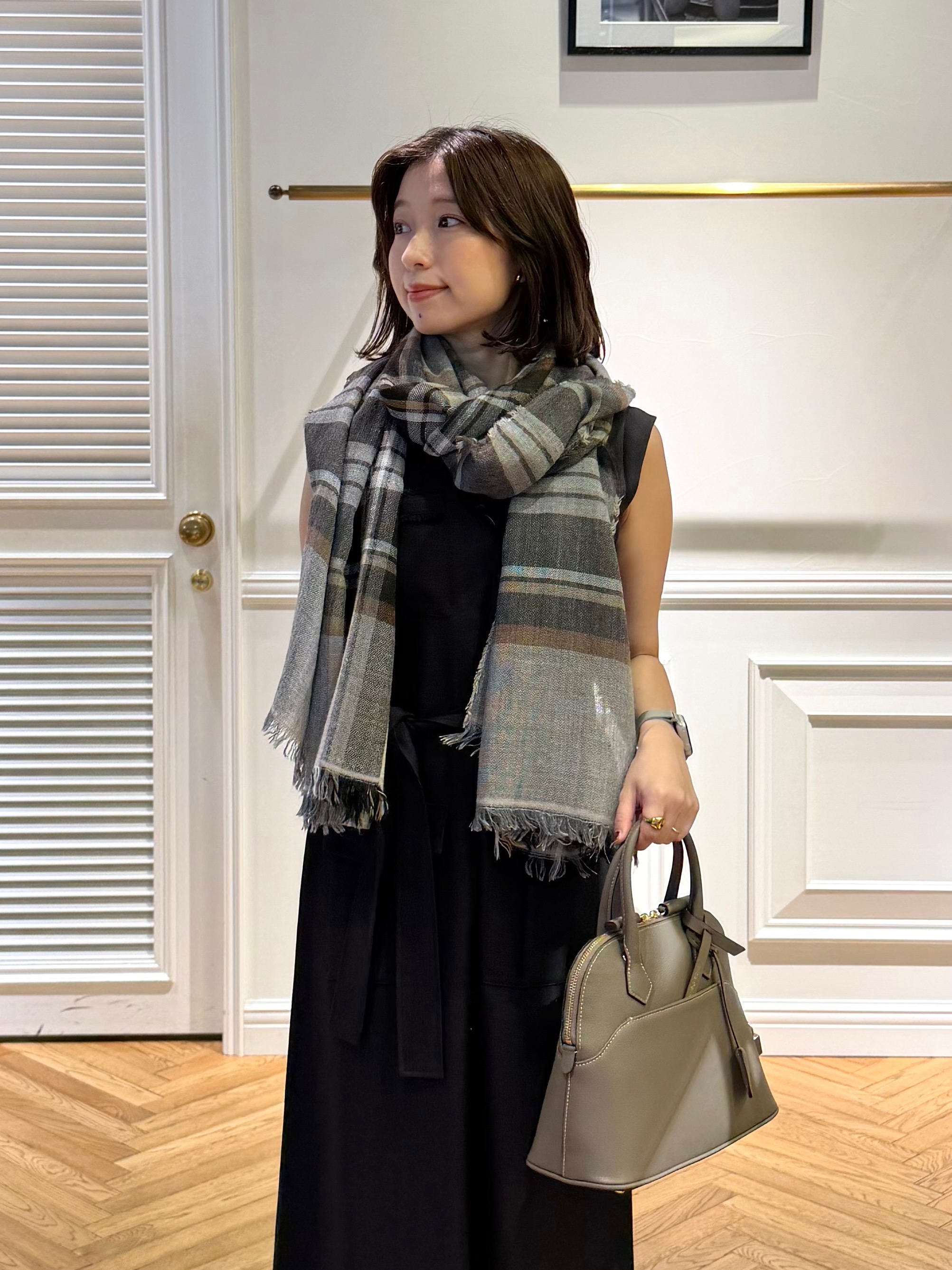 つじ まこさんの「DRESSTERIOR｜ウォッシャブルツイードライクワンピース」を使ったコーディネート
