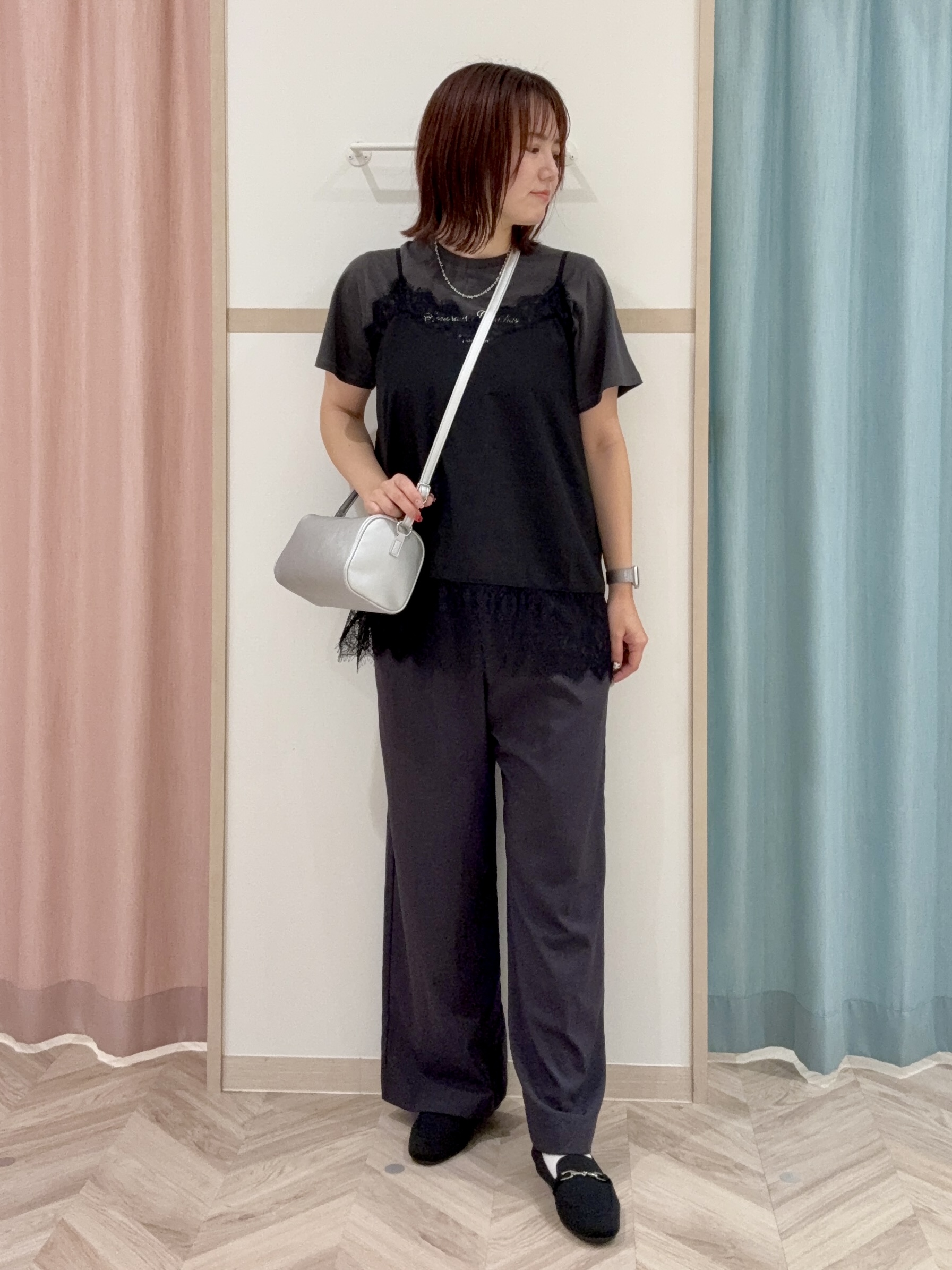 kさんの「SHOO･LA･RUE｜【ひんやり/S-LL/洗濯機可】真夏に着たい 大人のベーシックカラープリントTシャツ」を使ったコーディネート