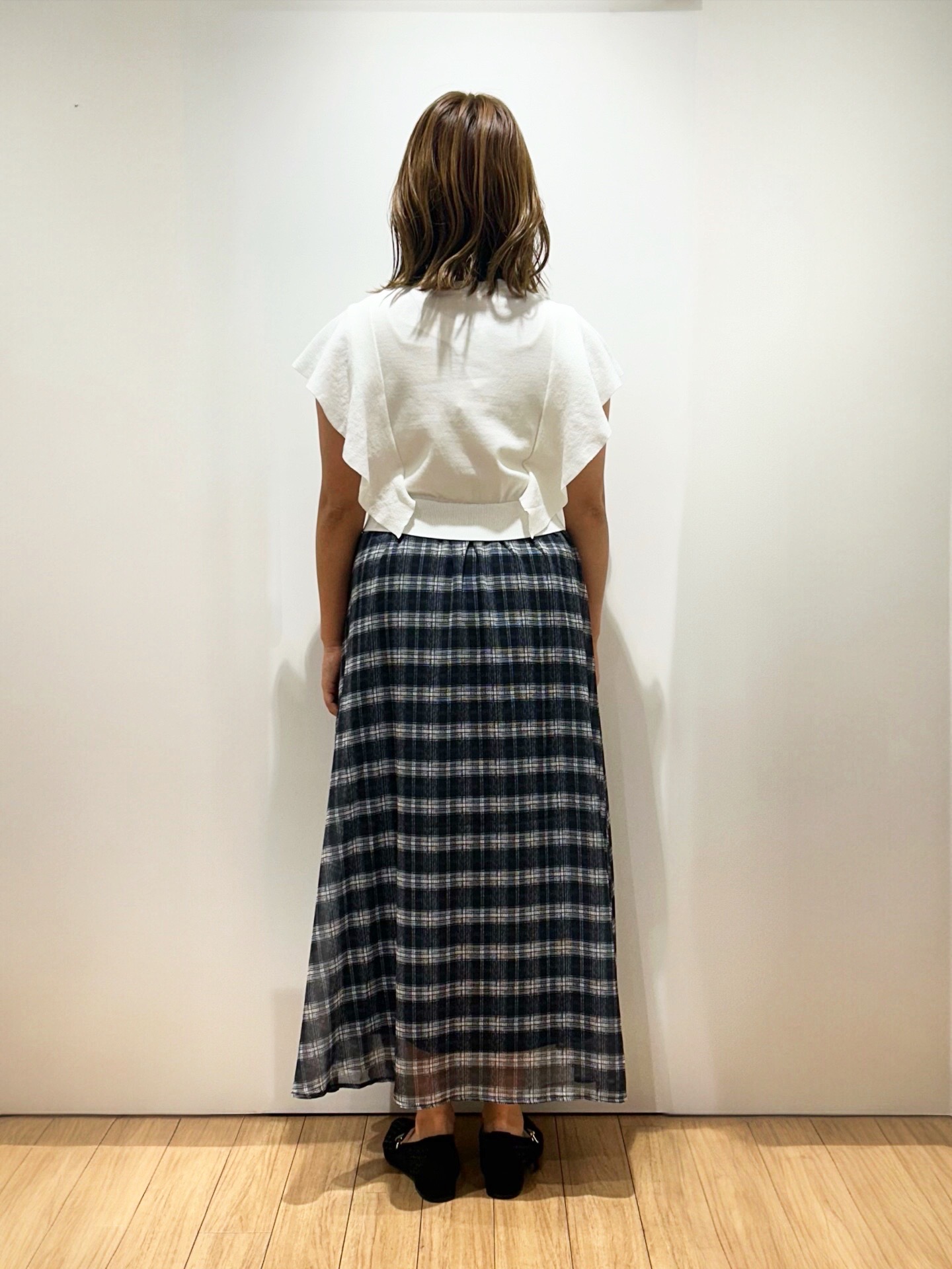 shihoさんの「grove｜【低身長さんも選べる着丈・洗濯機◎】1枚で華やか 肩フリルニットドッキングワンピース」を使ったコーディネート