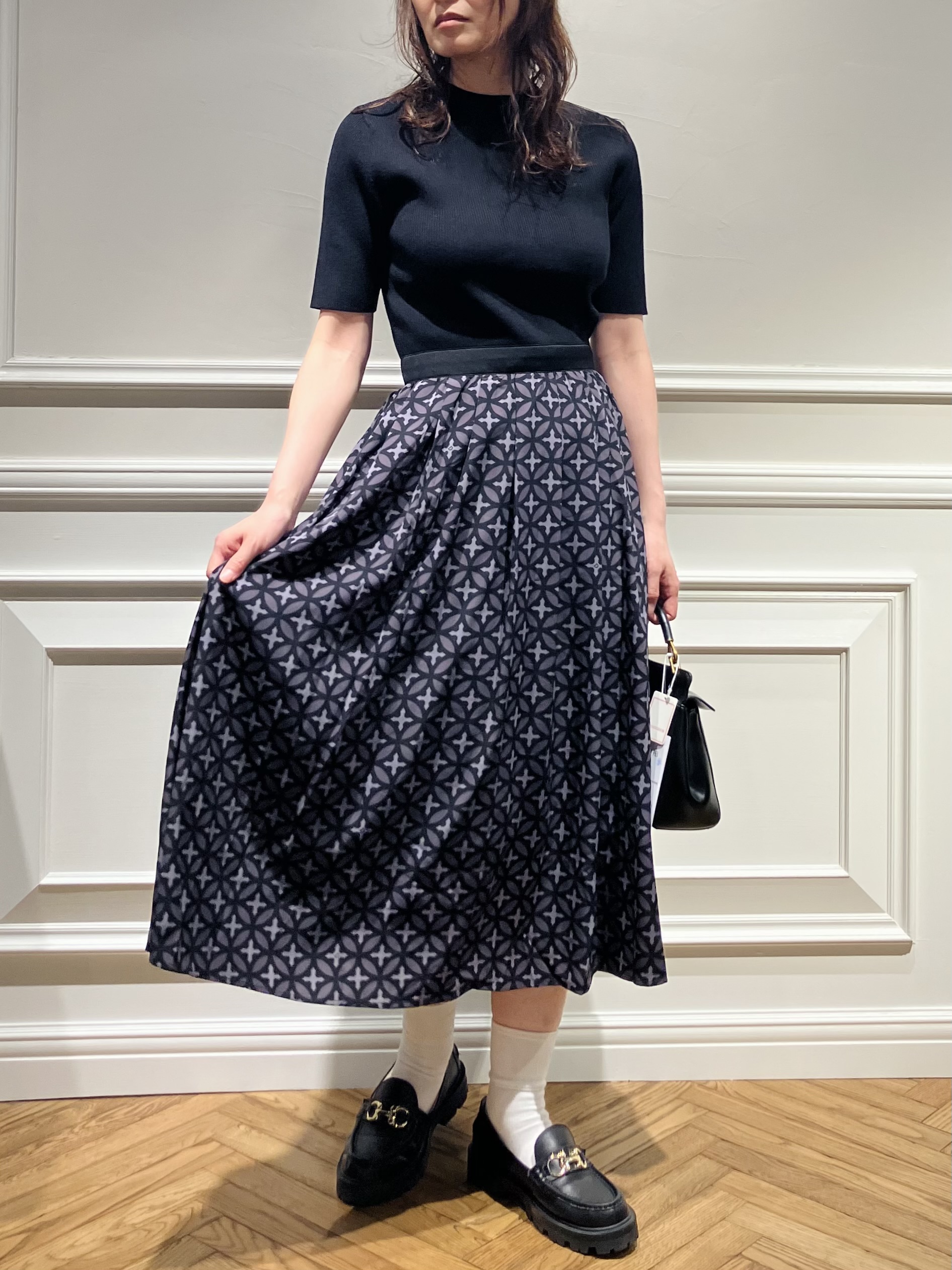 TSUKUIさんの「DRESSTERIOR｜【異素材コンビ】オーバーラップサークルコンビワンピース」を使ったコーディネート