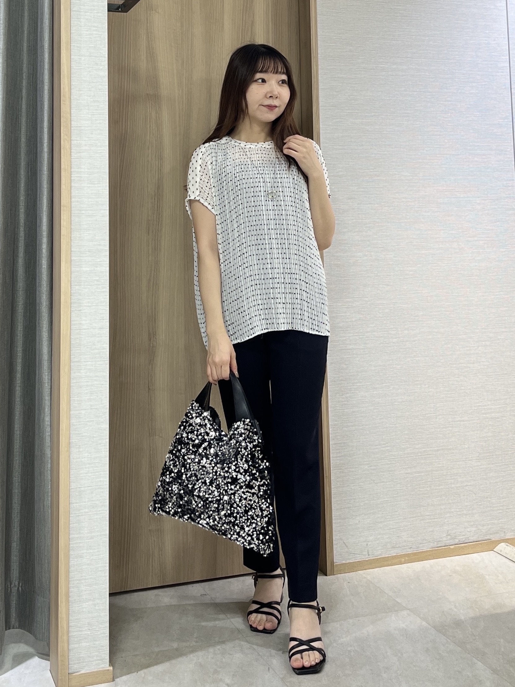 KAHOさんの「UNTITLED｜【1枚で着映える】ドットジャガードブラウス」を使ったコーディネート