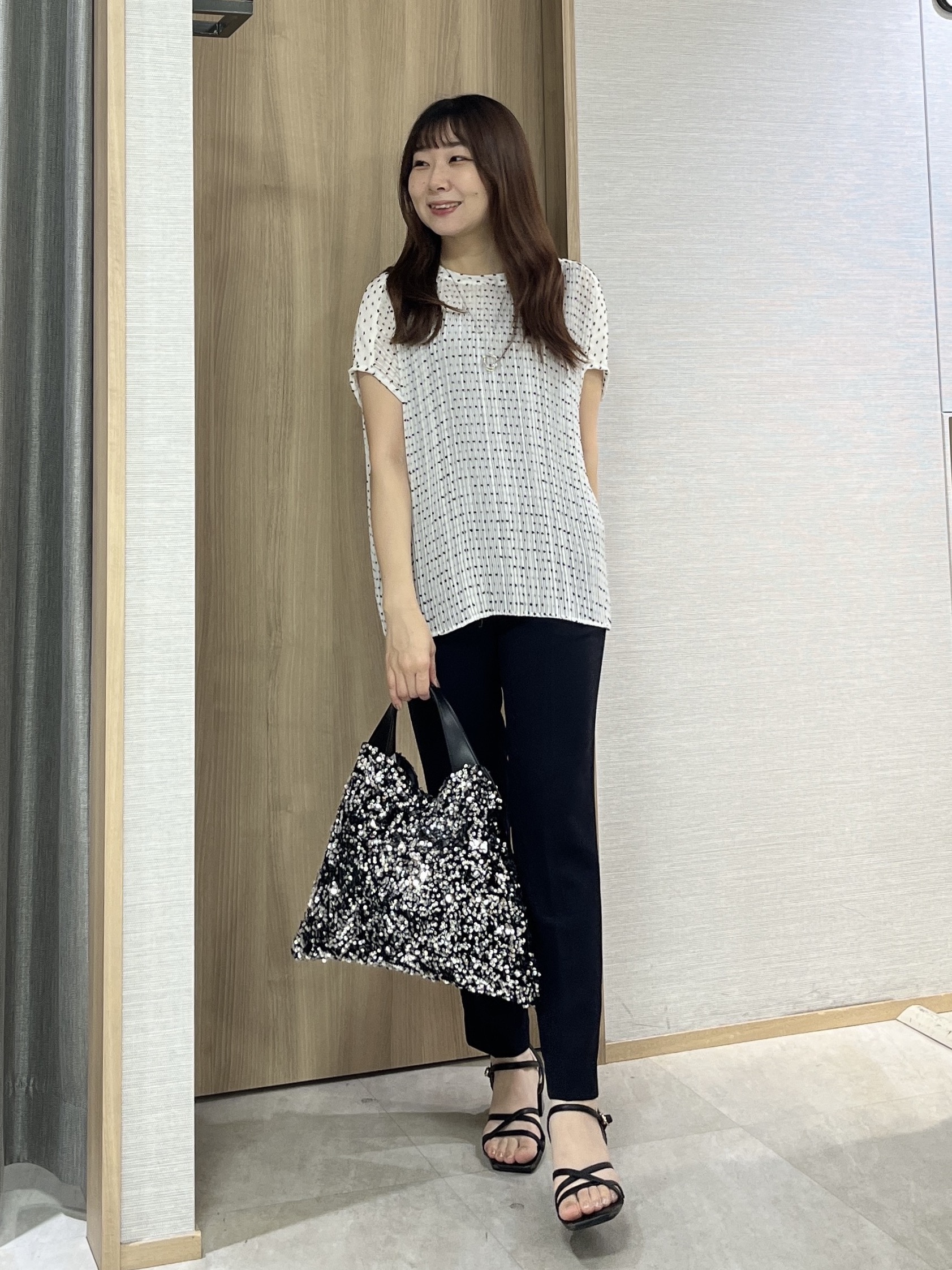KAHOさんの「UNTITLED｜【1枚で着映える】ドットジャガードブラウス」を使ったコーディネート