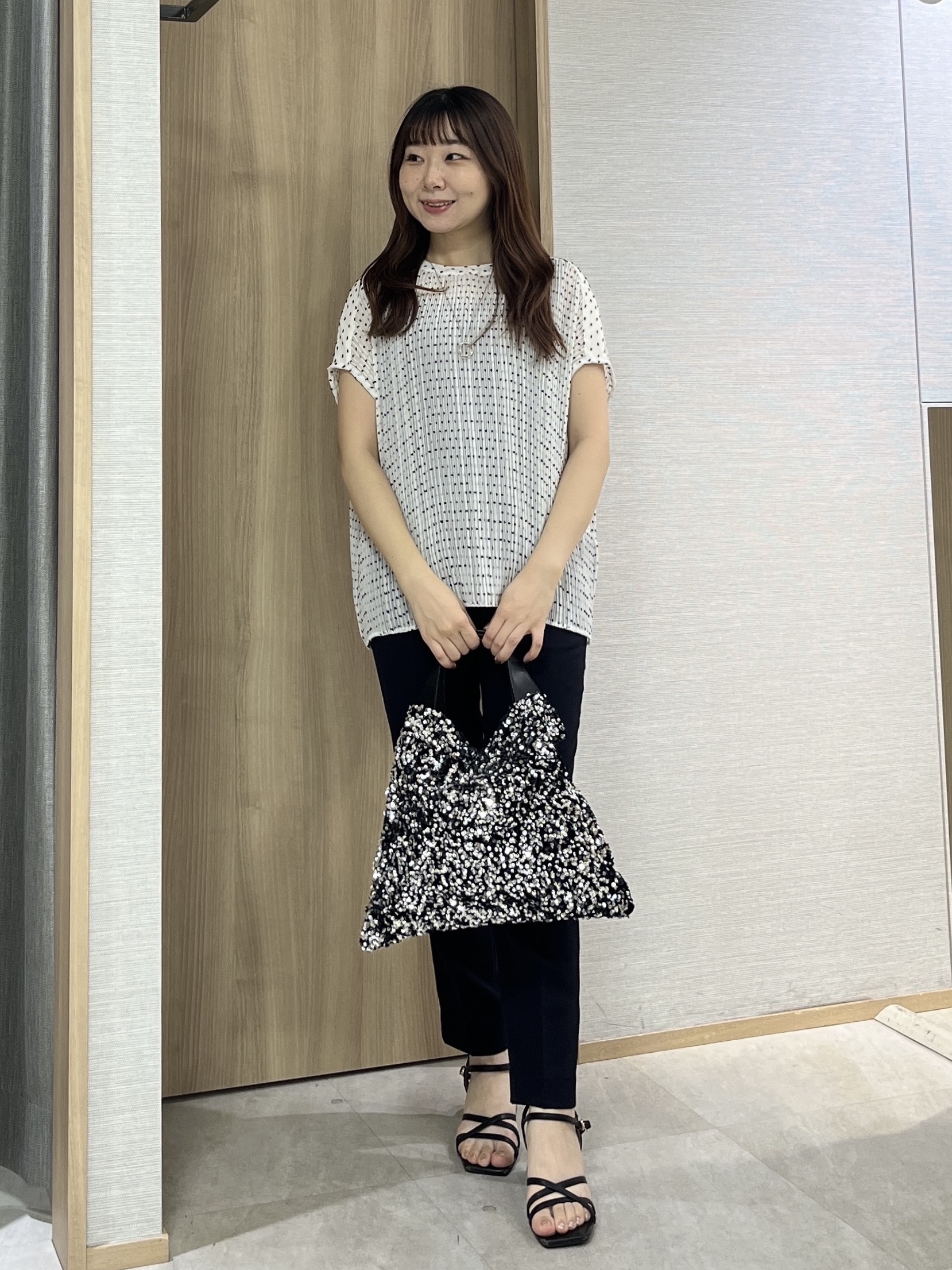 KAHOさんの「UNTITLED｜【1枚で着映える】ドットジャガードブラウス」を使ったコーディネート