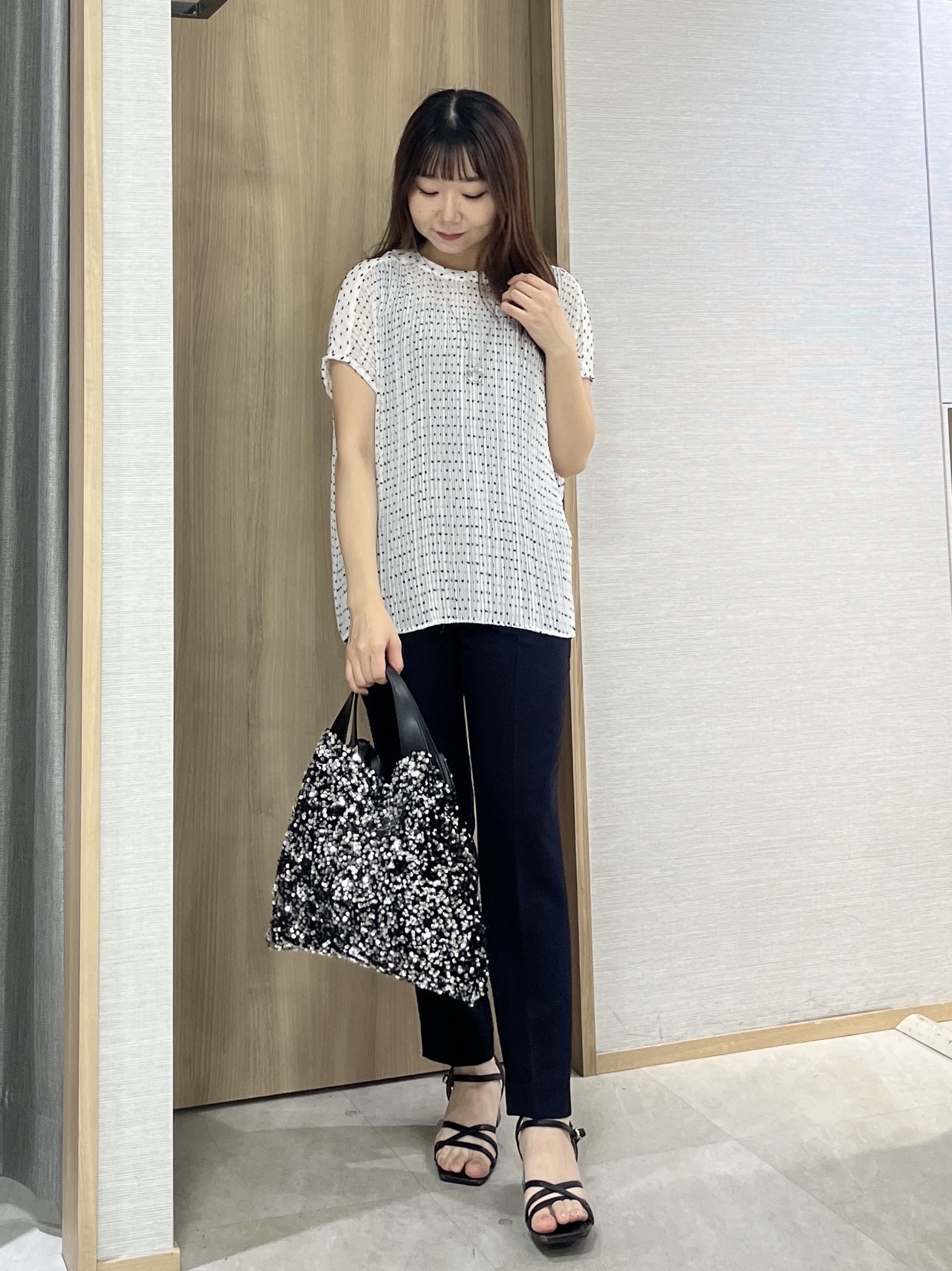KAHOさんの「UNTITLED｜【1枚で着映える】ドットジャガードブラウス」を使ったコーディネート