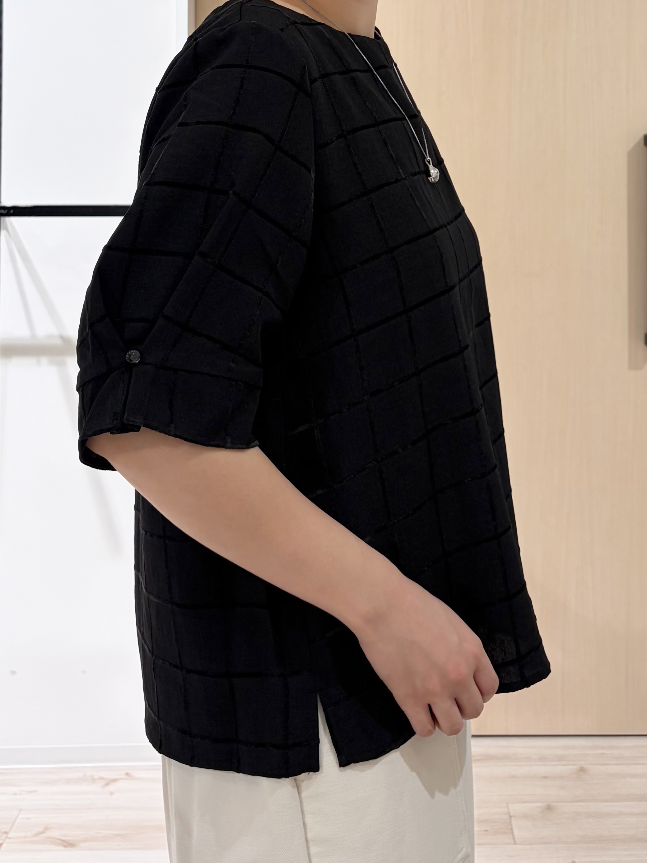 ひらしーさんの「SHOO･LA･RUE｜【セットアップ可/S-LL】モールチェックで上品に タックスリーブ ブラウス」を使ったコーディネート