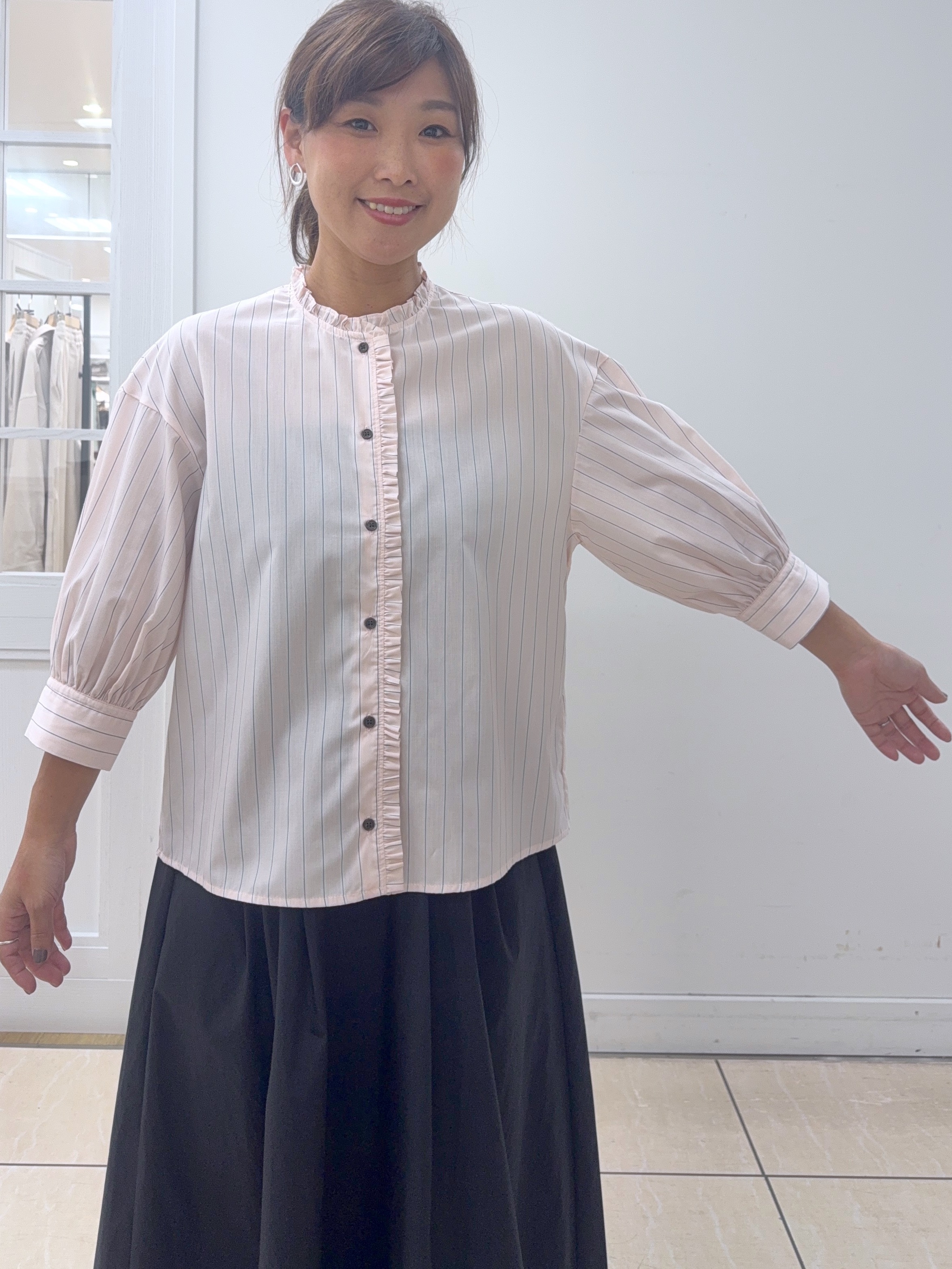 Osawaさんの「Dessin｜【UVカット】ストライプフリルブラウス6分袖」を使ったコーディネート