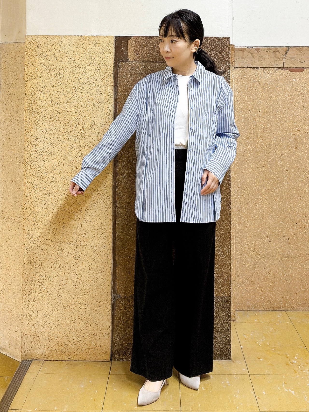 hattoriさんの「INDIVI｜【UV／接触冷感／高ストレッチ】フロントタックシャツ」を使ったコーディネート