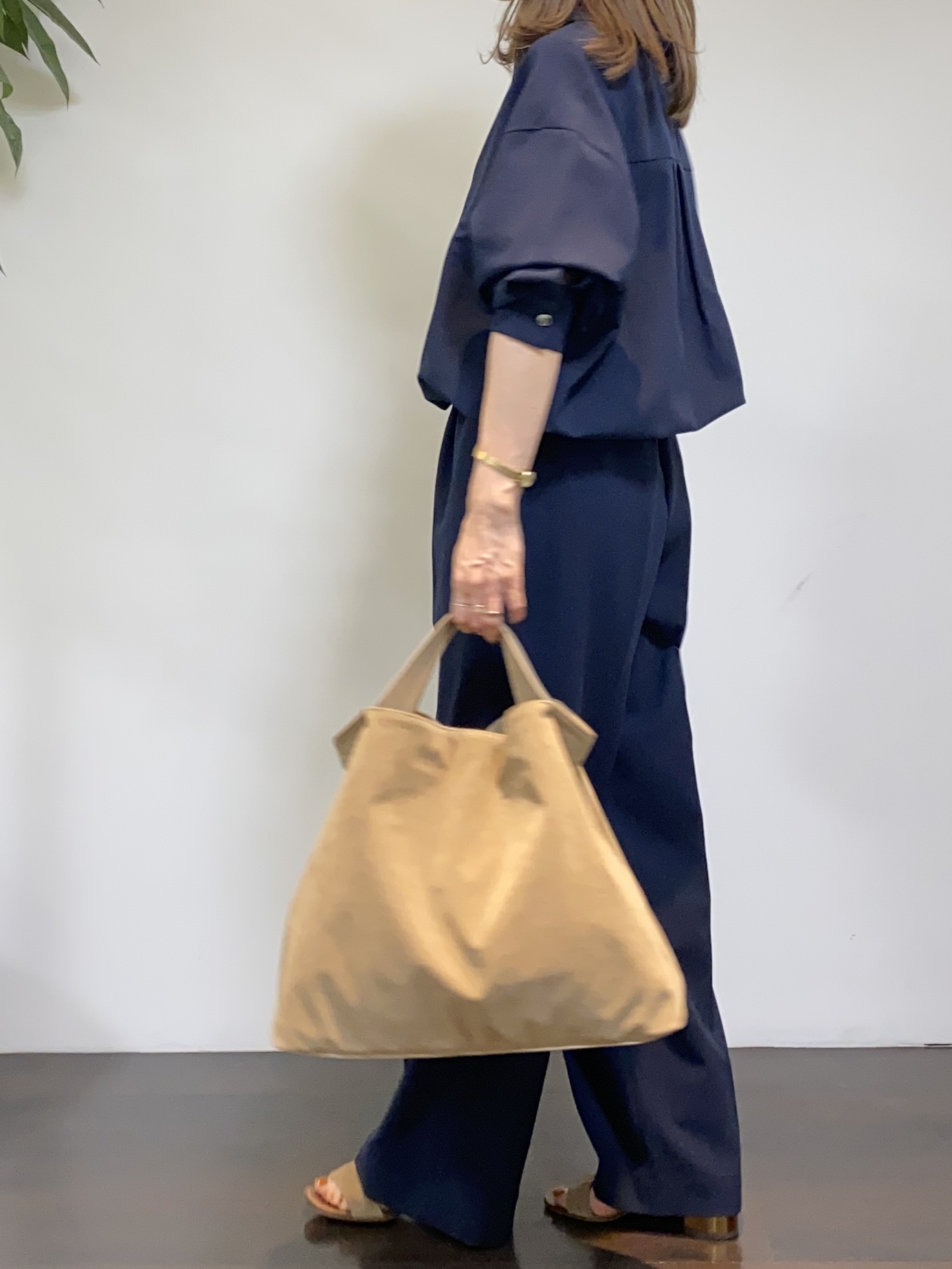 tomoさんの「UNTITLED｜【セットアップ可/UVカット/接触冷感】エアリークールドロストシャツ」を使ったコーディネート