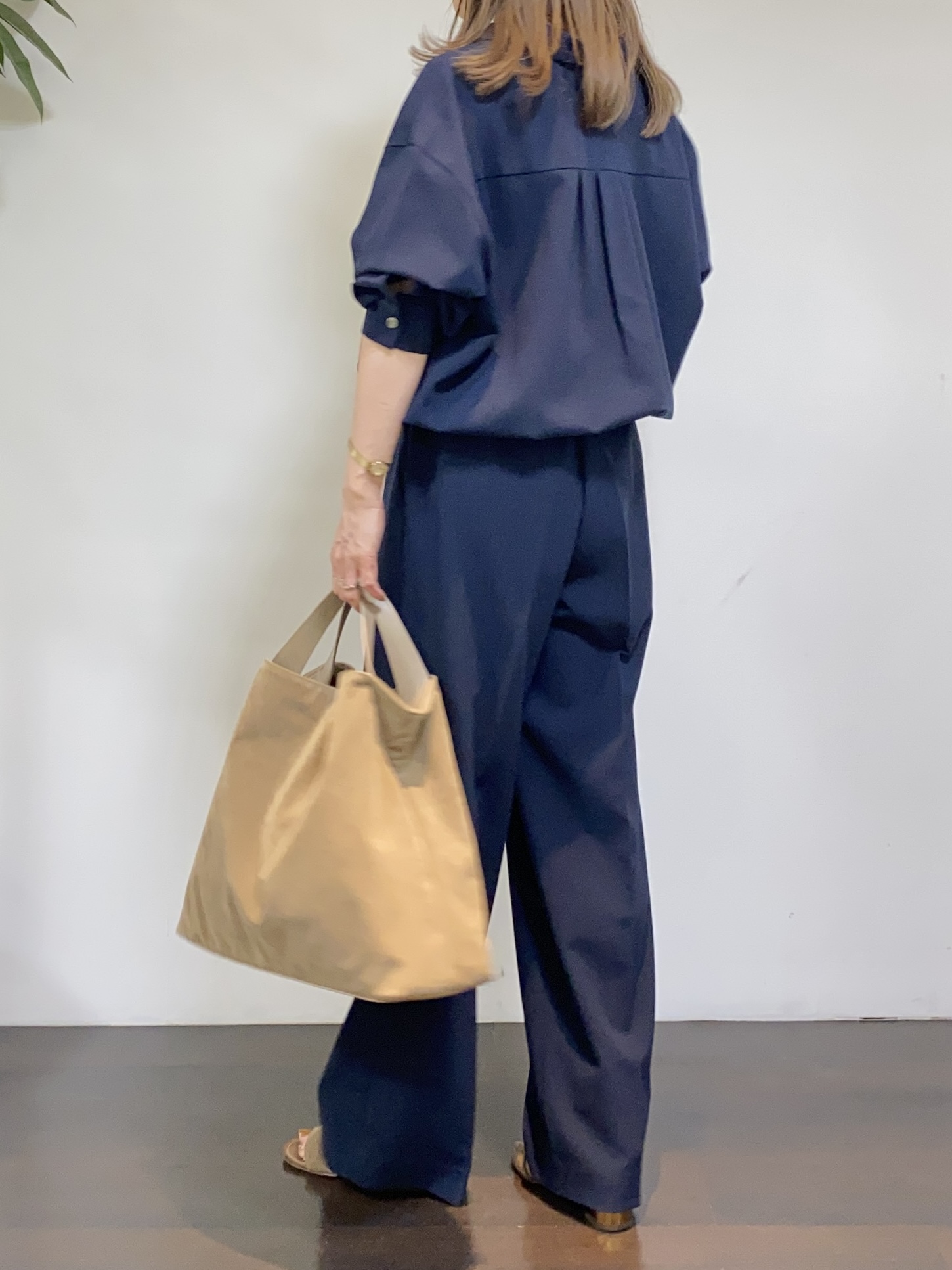 tomoさんの「UNTITLED｜【セットアップ可/UVカット/接触冷感】エアリークールドロストシャツ」を使ったコーディネート