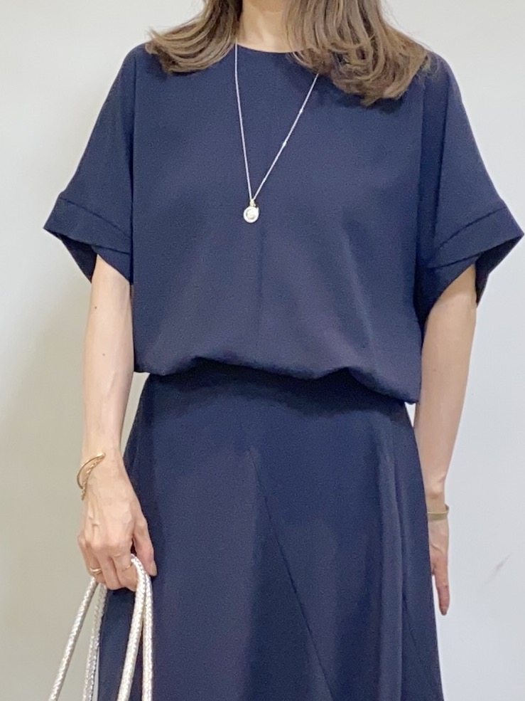 tomoさんの「UNTITLED｜【セットアップ可/UVカット/前後2WAY】リラクシーフレンチスリーブブラウス」を使ったコーディネート