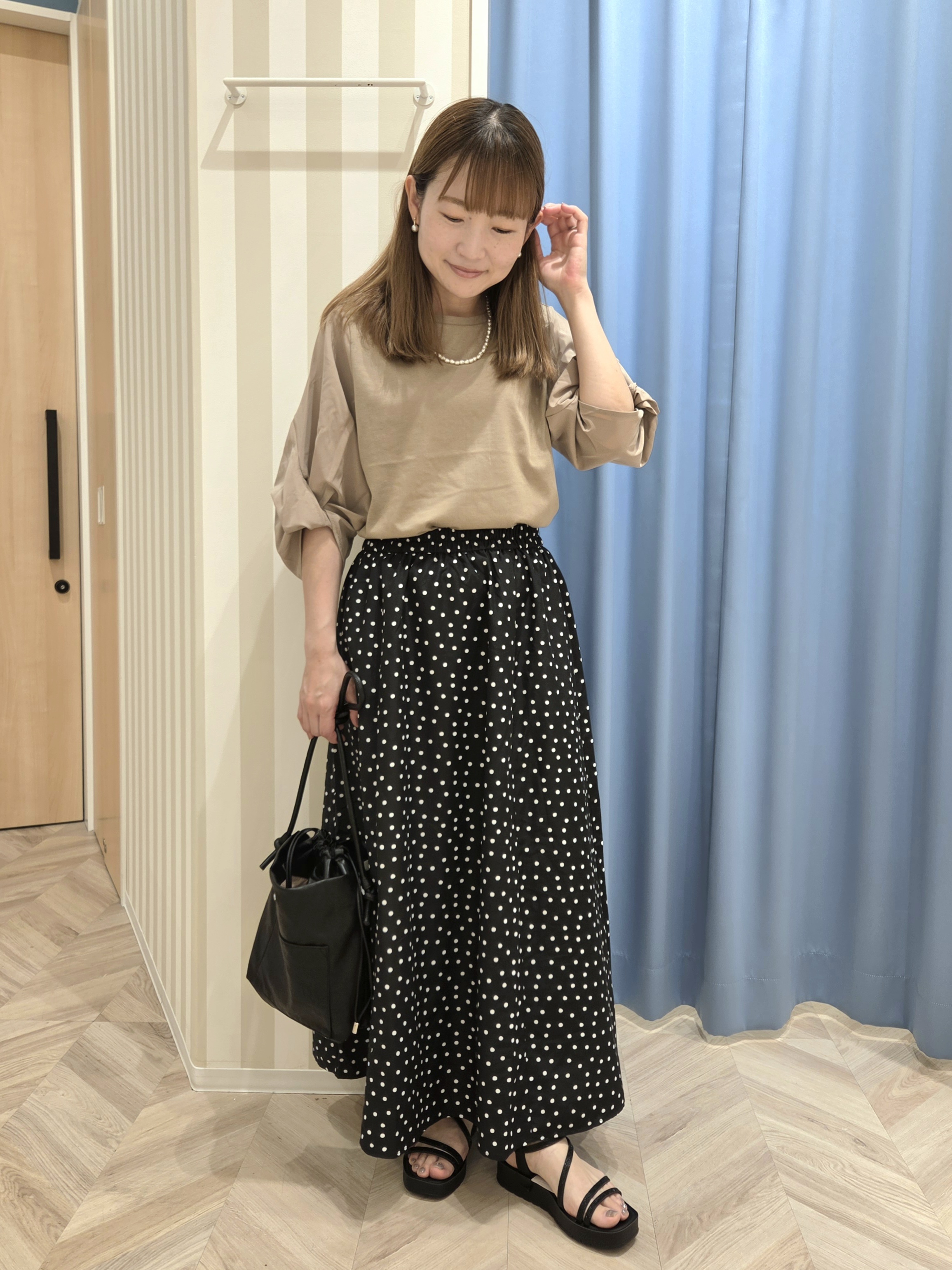 Ikumiさんの「SHOO･LA･RUE｜Tシャツ以上ブラウス未満 ツイストスリーブの上品トップス」を使ったコーディネート