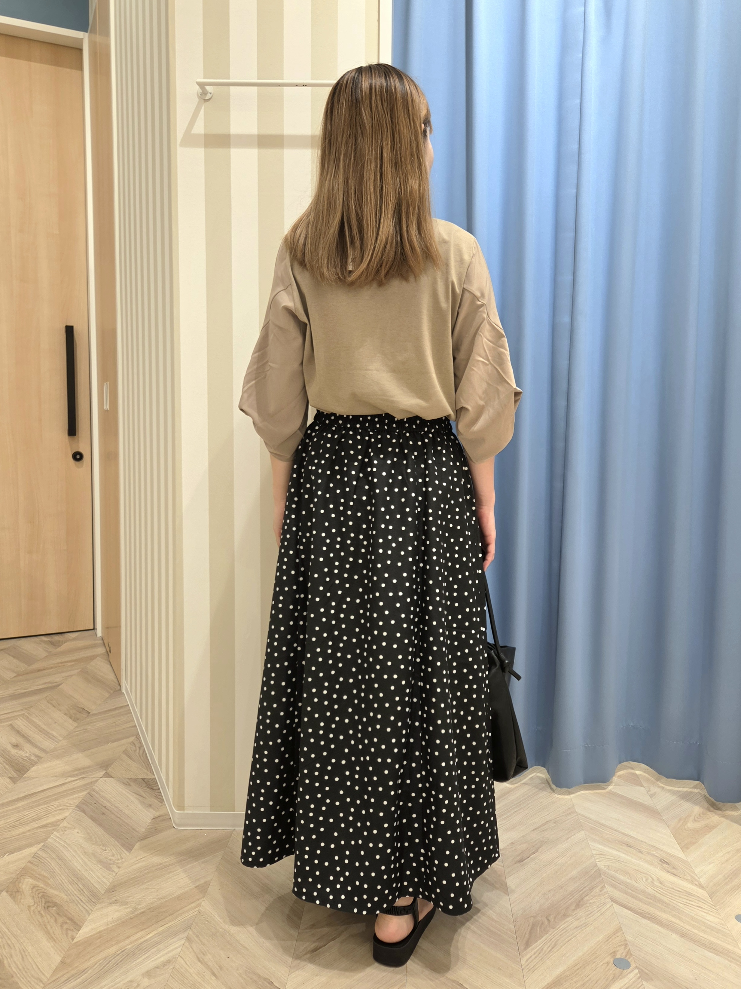 Ikumiさんの「SHOO･LA･RUE｜Tシャツ以上ブラウス未満 ツイストスリーブの上品トップス」を使ったコーディネート