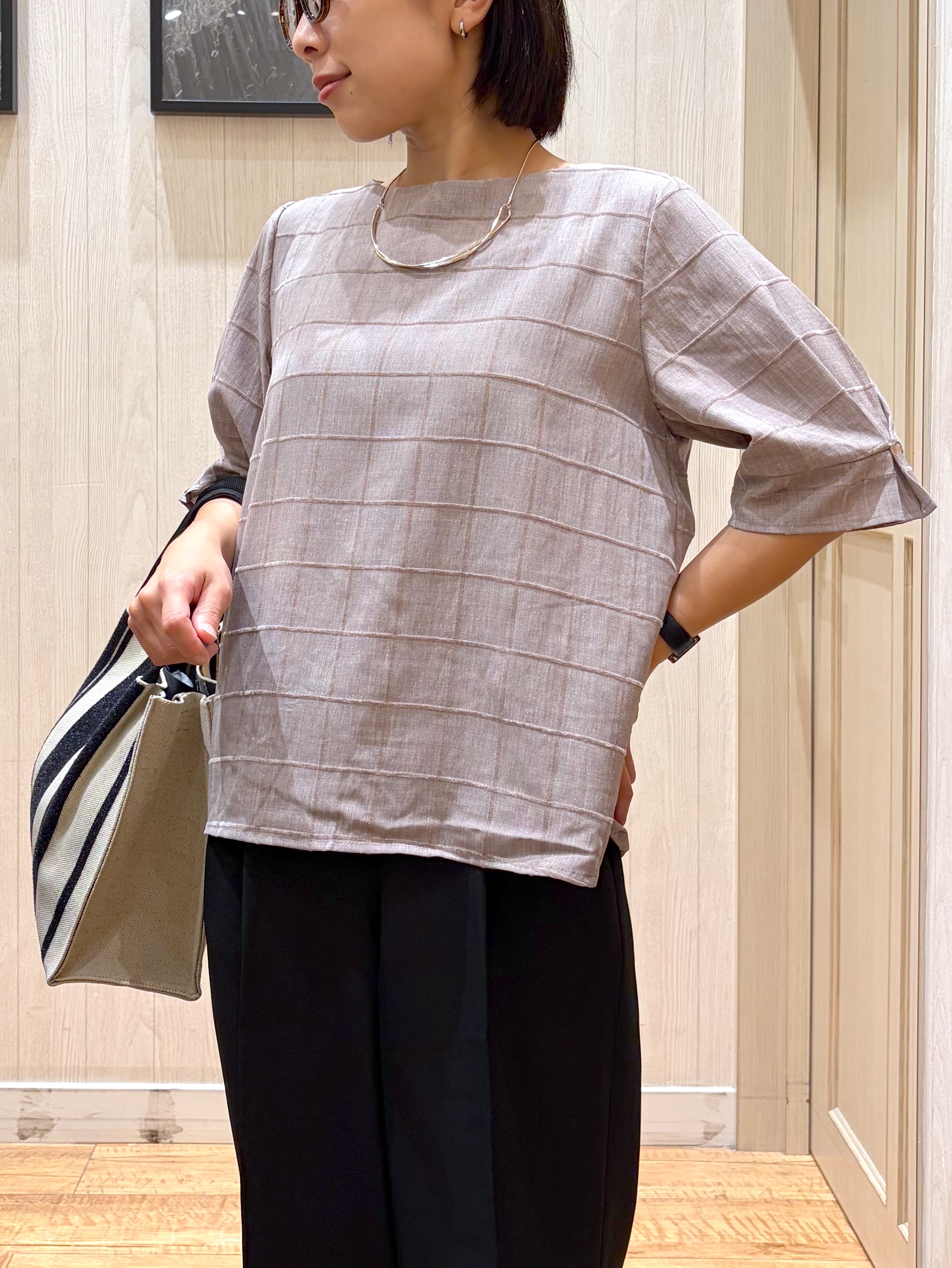 shirayuuuさんの「SHOO･LA･RUE｜【セットアップ可/S-LL】モールチェックで上品に タックスリーブ ブラウス」を使ったコーディネート