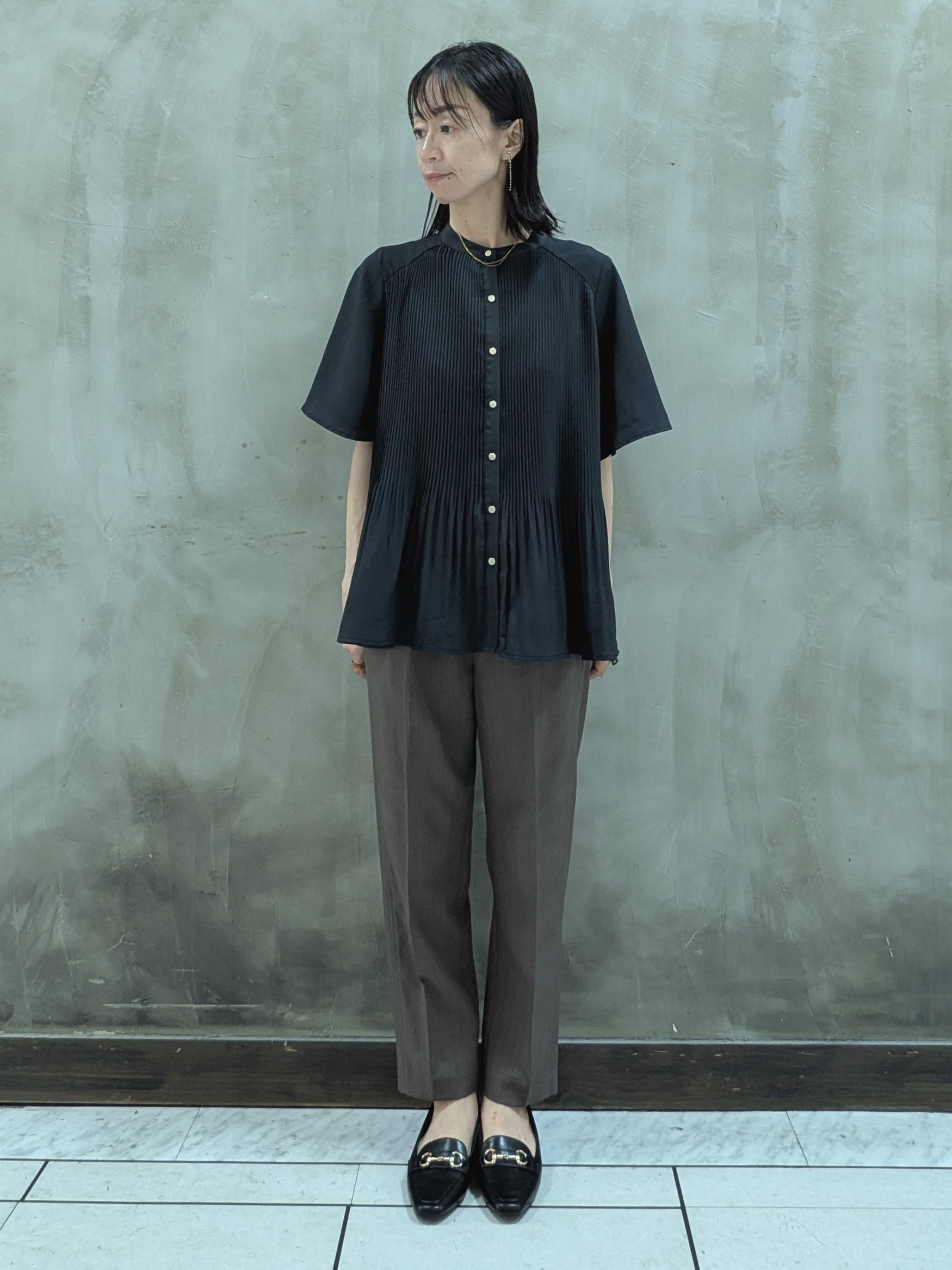 shioさんの「grove｜【体系カバー◎】大人フェミニン消しプリーツブラウス」を使ったコーディネート