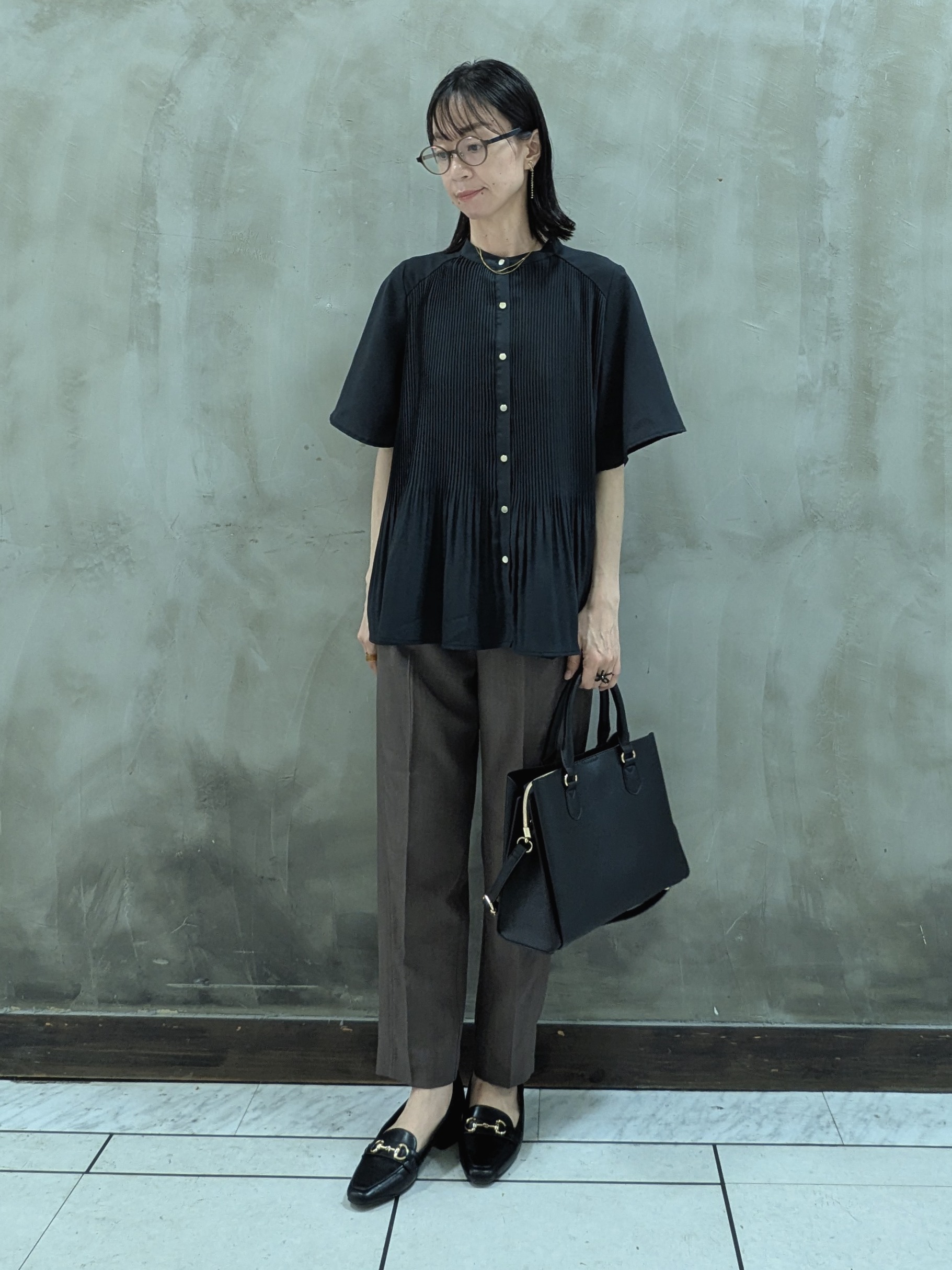 shioさんの「grove｜【体系カバー◎】大人フェミニン消しプリーツブラウス」を使ったコーディネート