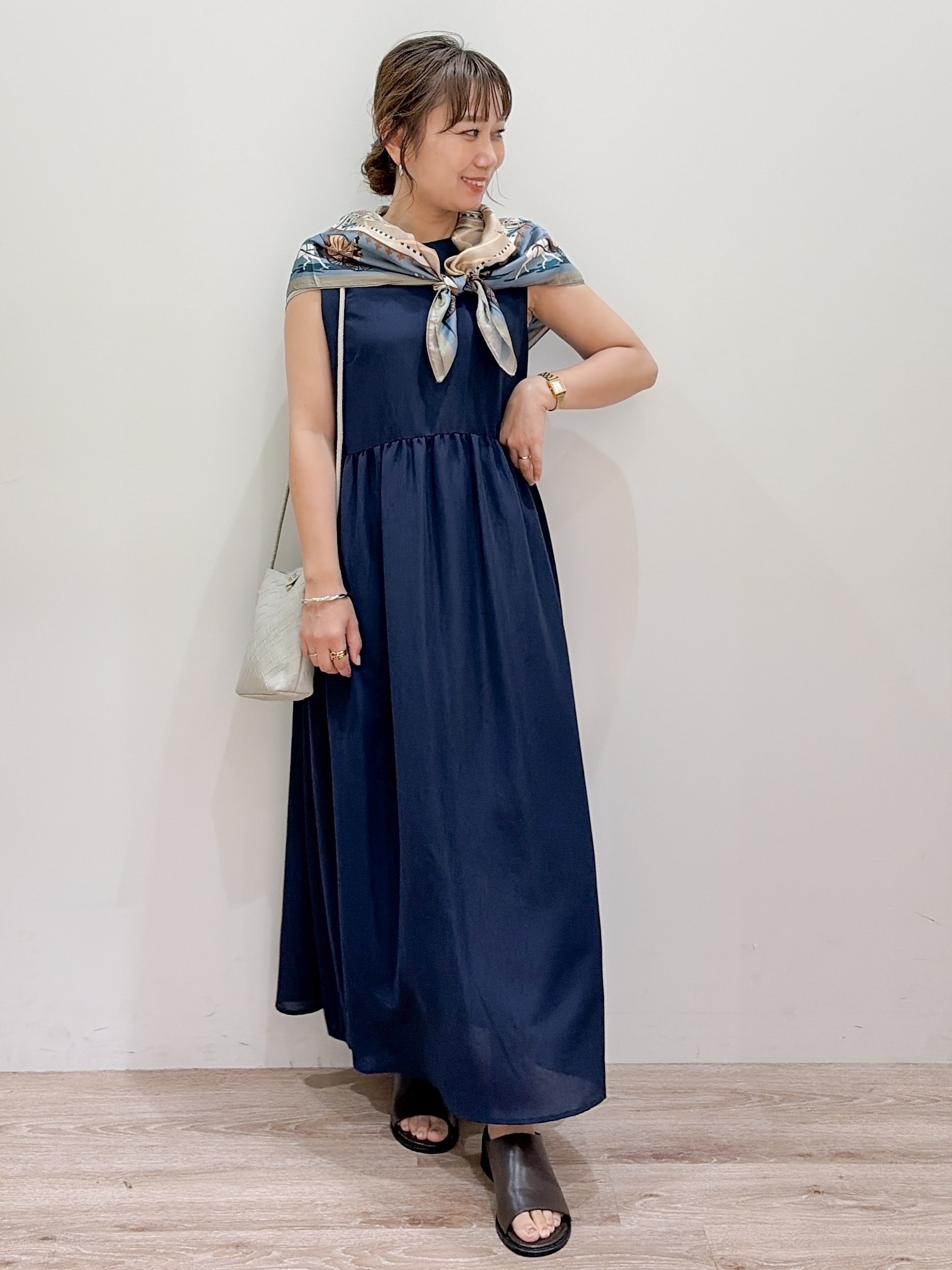 risayanさんの「OPAQUE.CLIP｜【接触冷感】麻混シアーノースリーブワンピース《洗濯機OK》」を使ったコーディネート