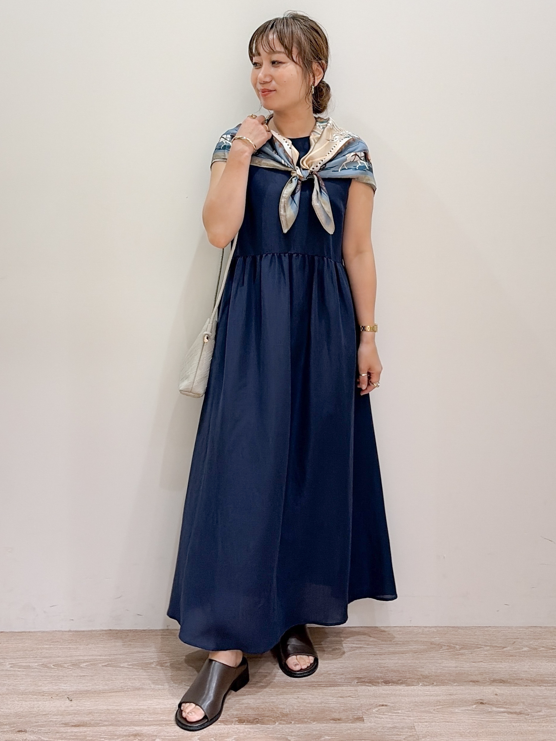 risayanさんの「OPAQUE.CLIP｜【接触冷感】麻混シアーノースリーブワンピース《洗濯機OK》」を使ったコーディネート
