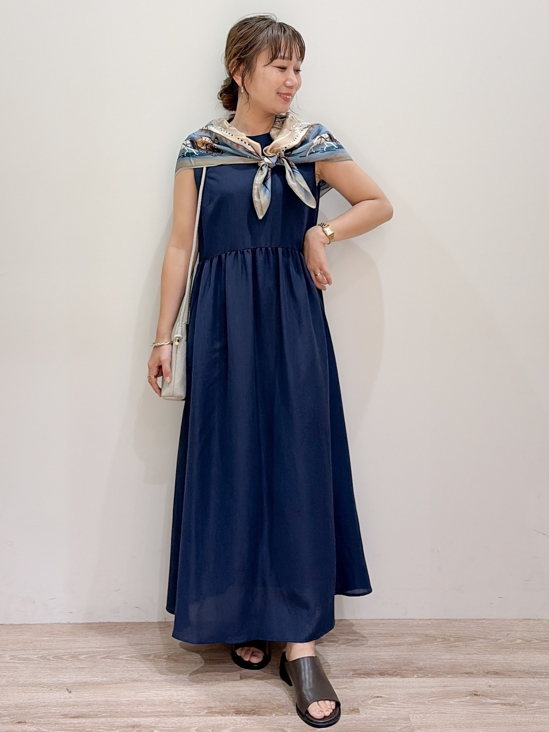 risayanさんの「OPAQUE.CLIP｜【接触冷感】麻混シアーノースリーブワンピース《洗濯機OK》」を使ったコーディネート