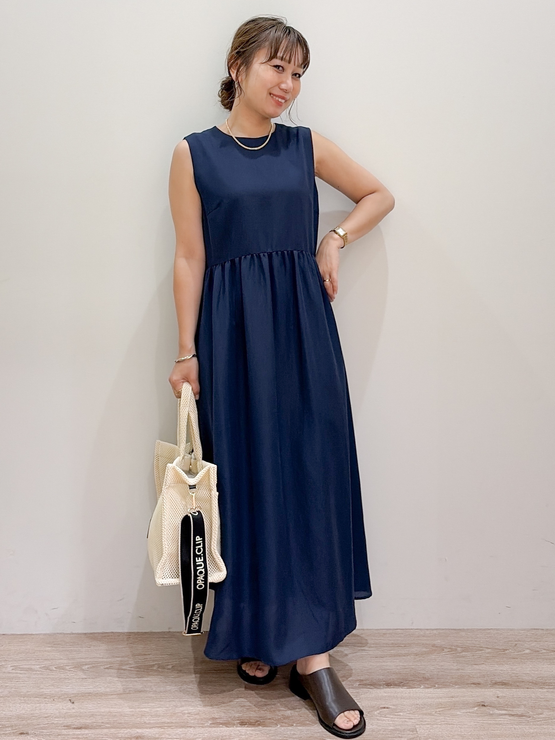risayanさんの「OPAQUE.CLIP｜【接触冷感】麻混シアーノースリーブワンピース《洗濯機OK》」を使ったコーディネート