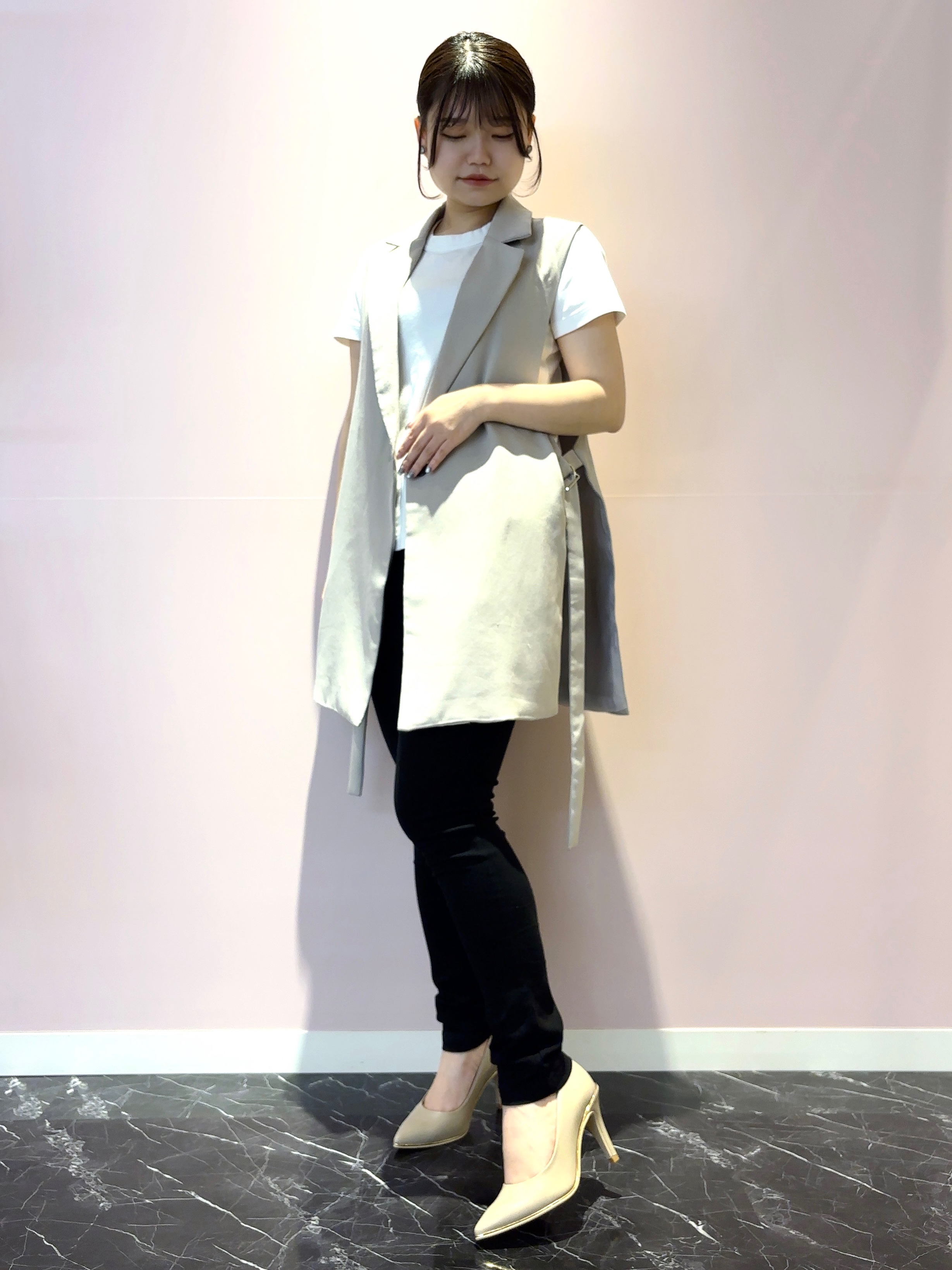 まっきーさんの「ESPERANZA｜【晴雨兼用/12時間パンプス】約8.5cm　歩きやすくて疲れにくい」を使ったコーディネート