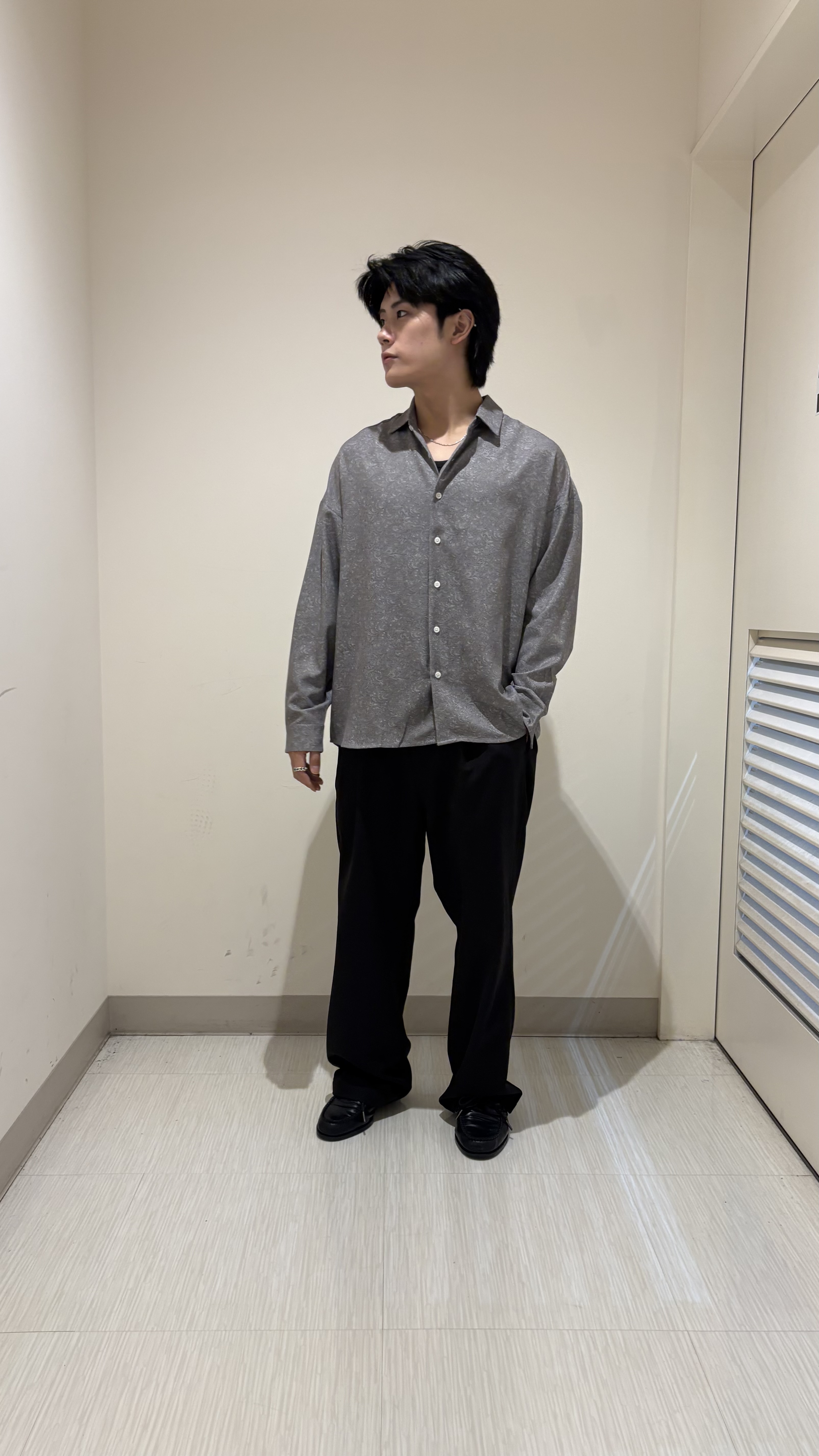 辻一樹さんの「tk.TAKEO KIKUCHI｜ペイズリーシャツ」を使ったコーディネート