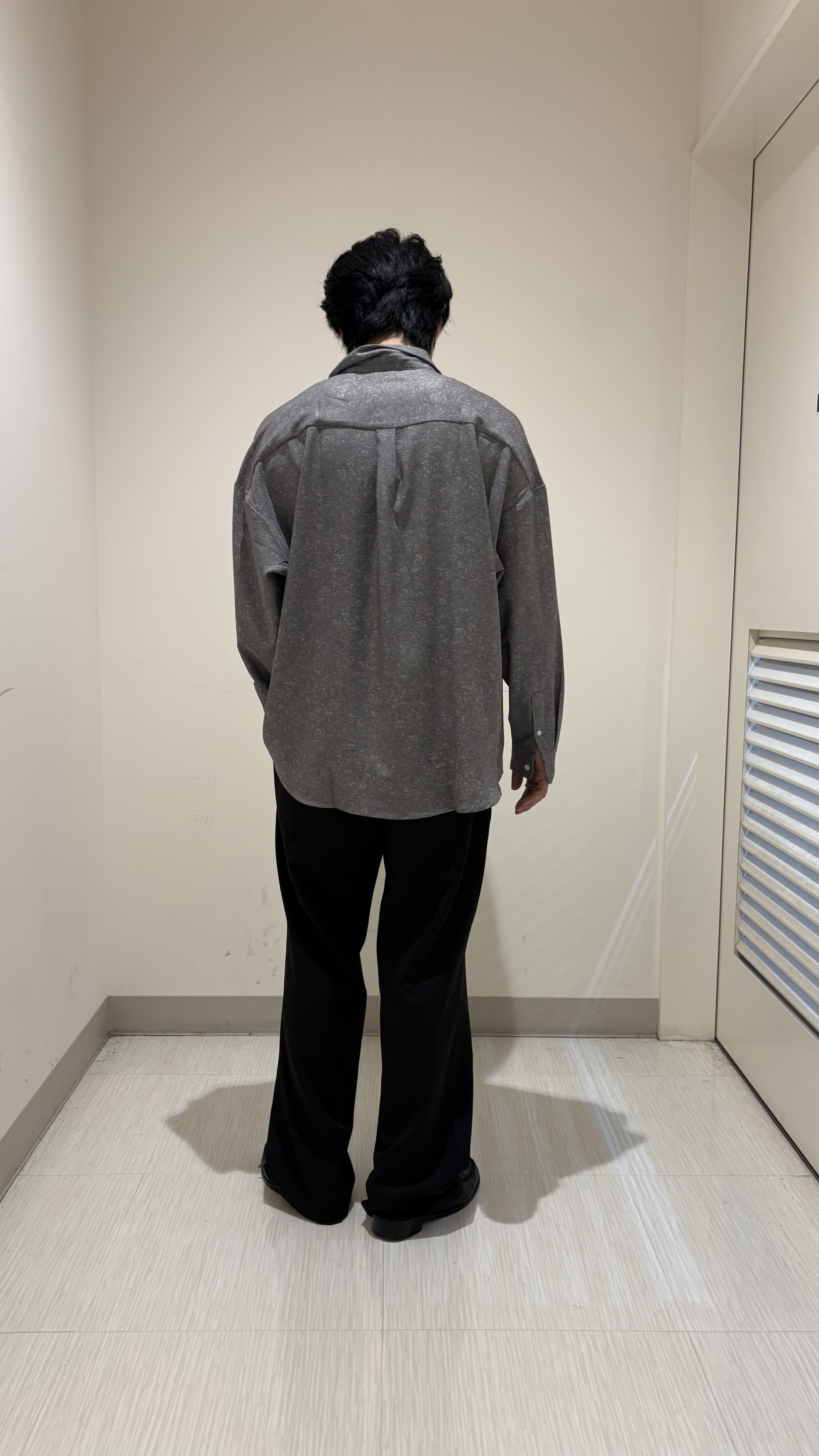 辻一樹さんの「tk.TAKEO KIKUCHI｜ペイズリーシャツ」を使ったコーディネート