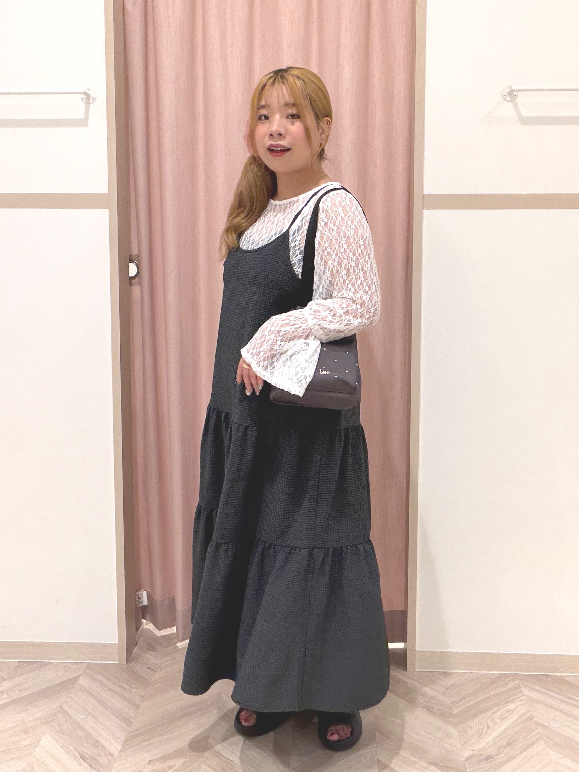 まちゃんなちゃんさんの「SHOO･LA･RUE｜レースで華やかに映える 旬な透け感の レースシャーリングトップス」を使ったコーディネート