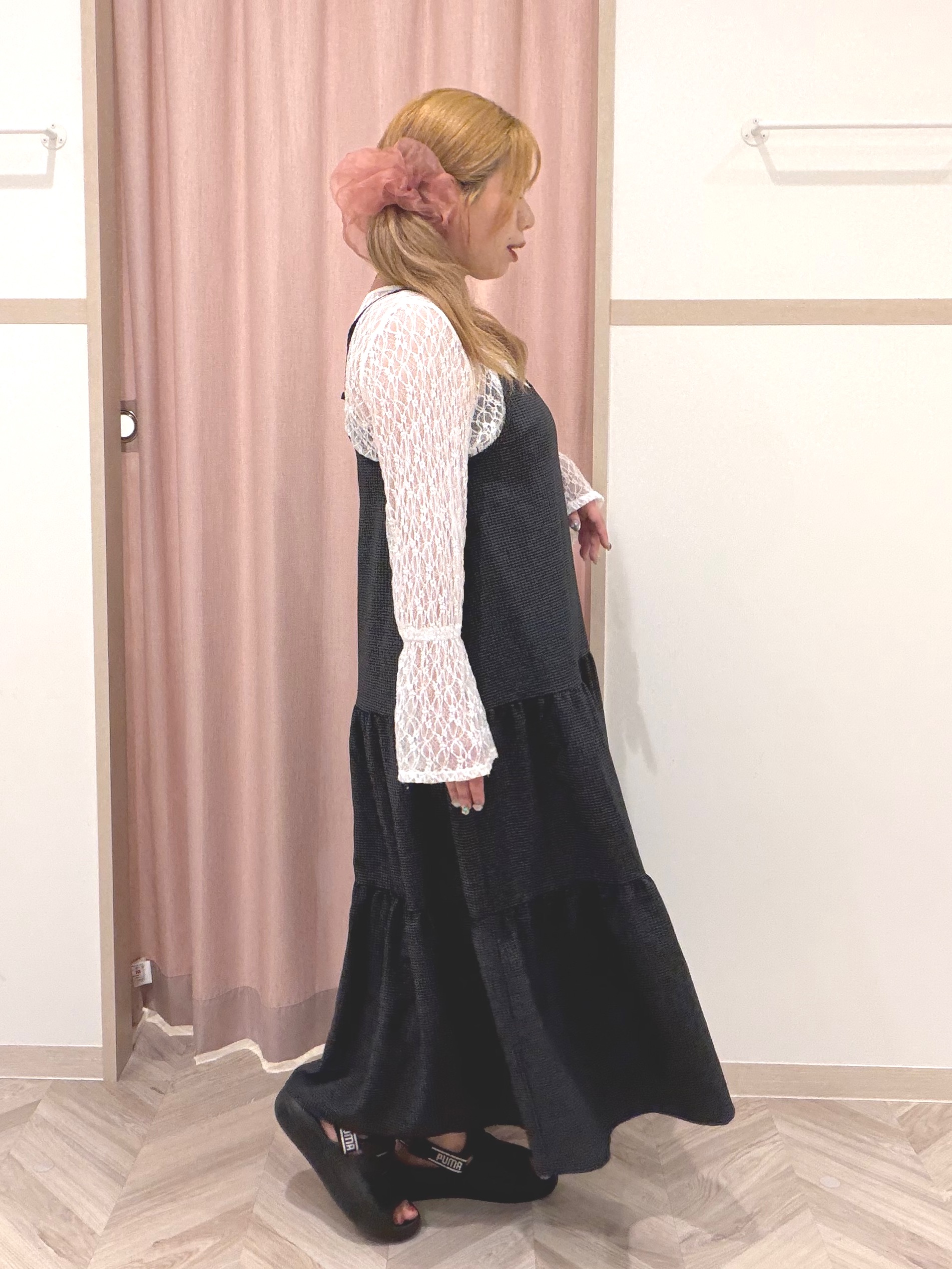 まちゃんなちゃんさんの「SHOO･LA･RUE｜レースで華やかに映える 旬な透け感の レースシャーリングトップス」を使ったコーディネート