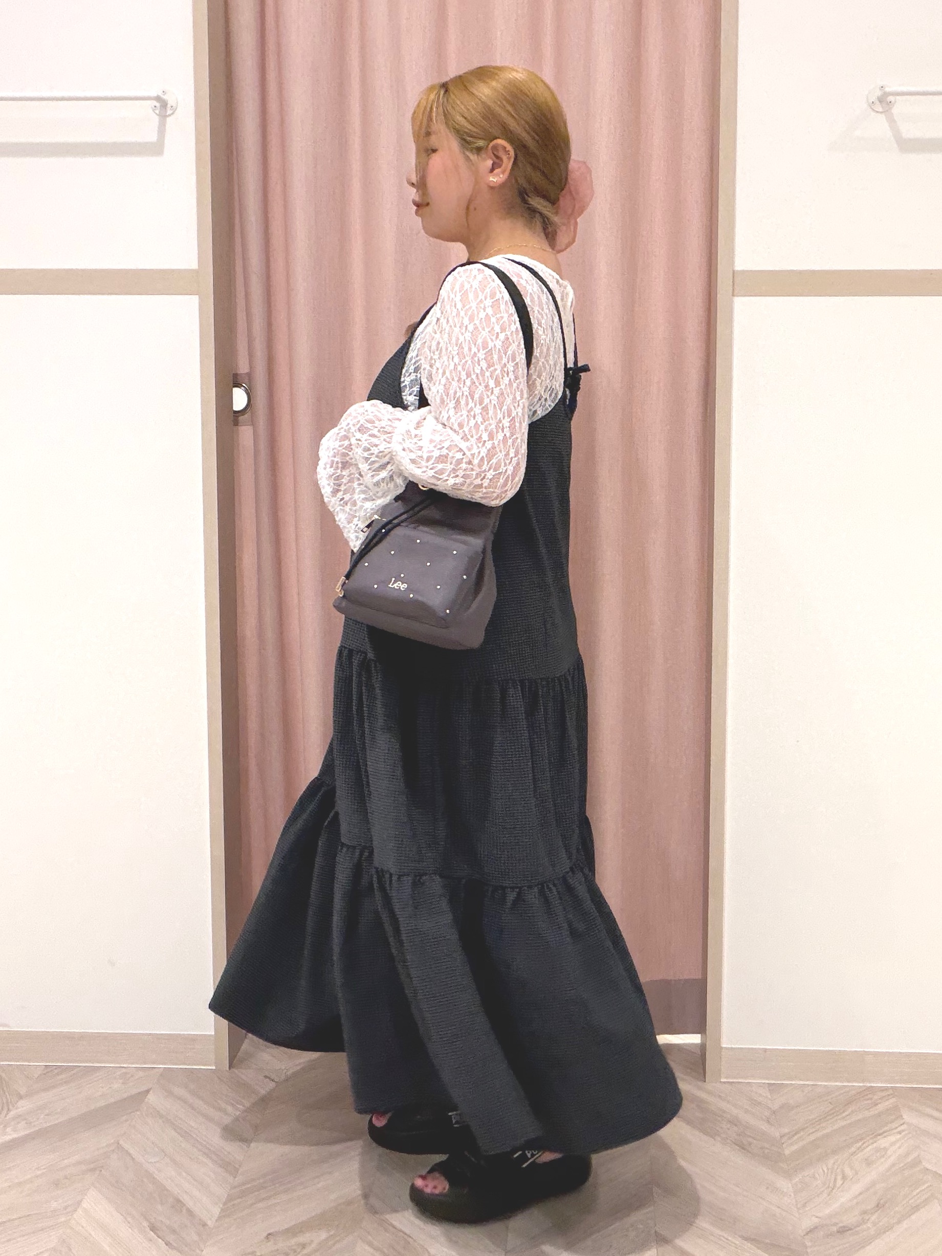 まちゃんなちゃんさんの「SHOO･LA･RUE｜レースで華やかに映える 旬な透け感の レースシャーリングトップス」を使ったコーディネート