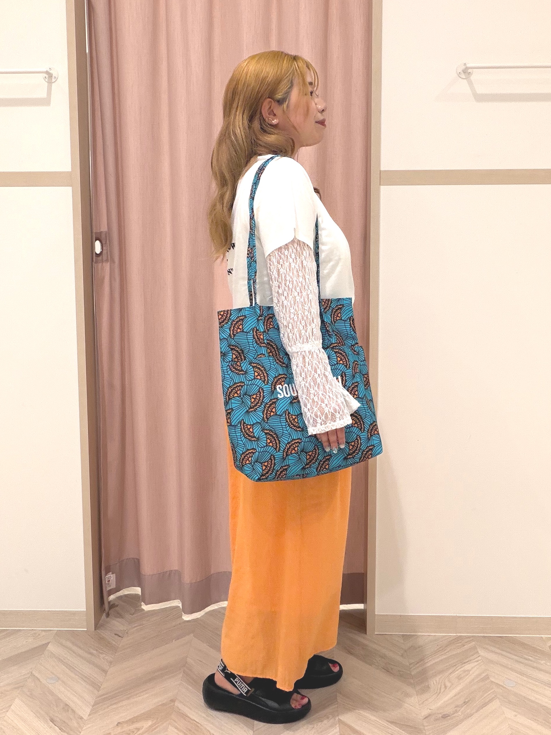 まちゃんなちゃんさんの「SHOO･LA･RUE｜レースで華やかに映える 旬な透け感の レースシャーリングトップス」を使ったコーディネート