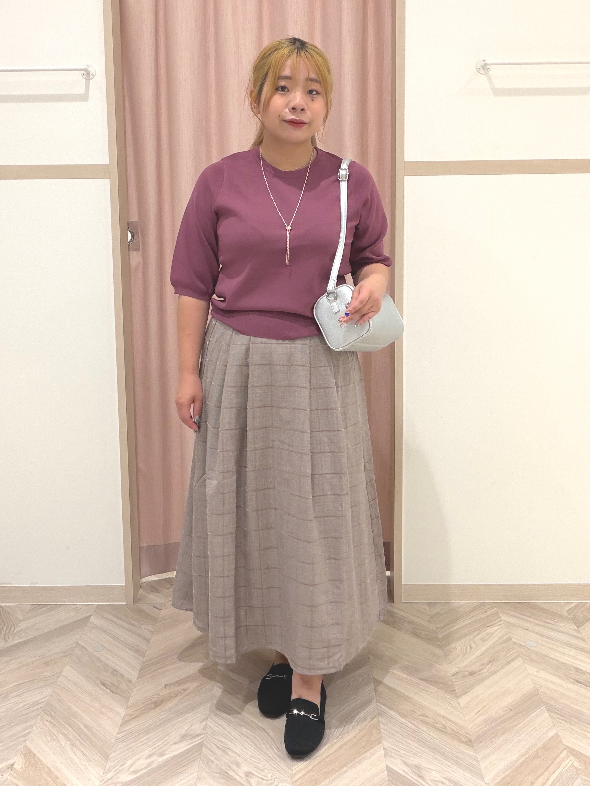 まちゃんなちゃんさんの「SHOO･LA･RUE｜【ガンガン洗える/ひんやり/UV/毛玉になりにくい】上半身すっきり 二の腕見せない5分袖ニット」を使ったコーディネート