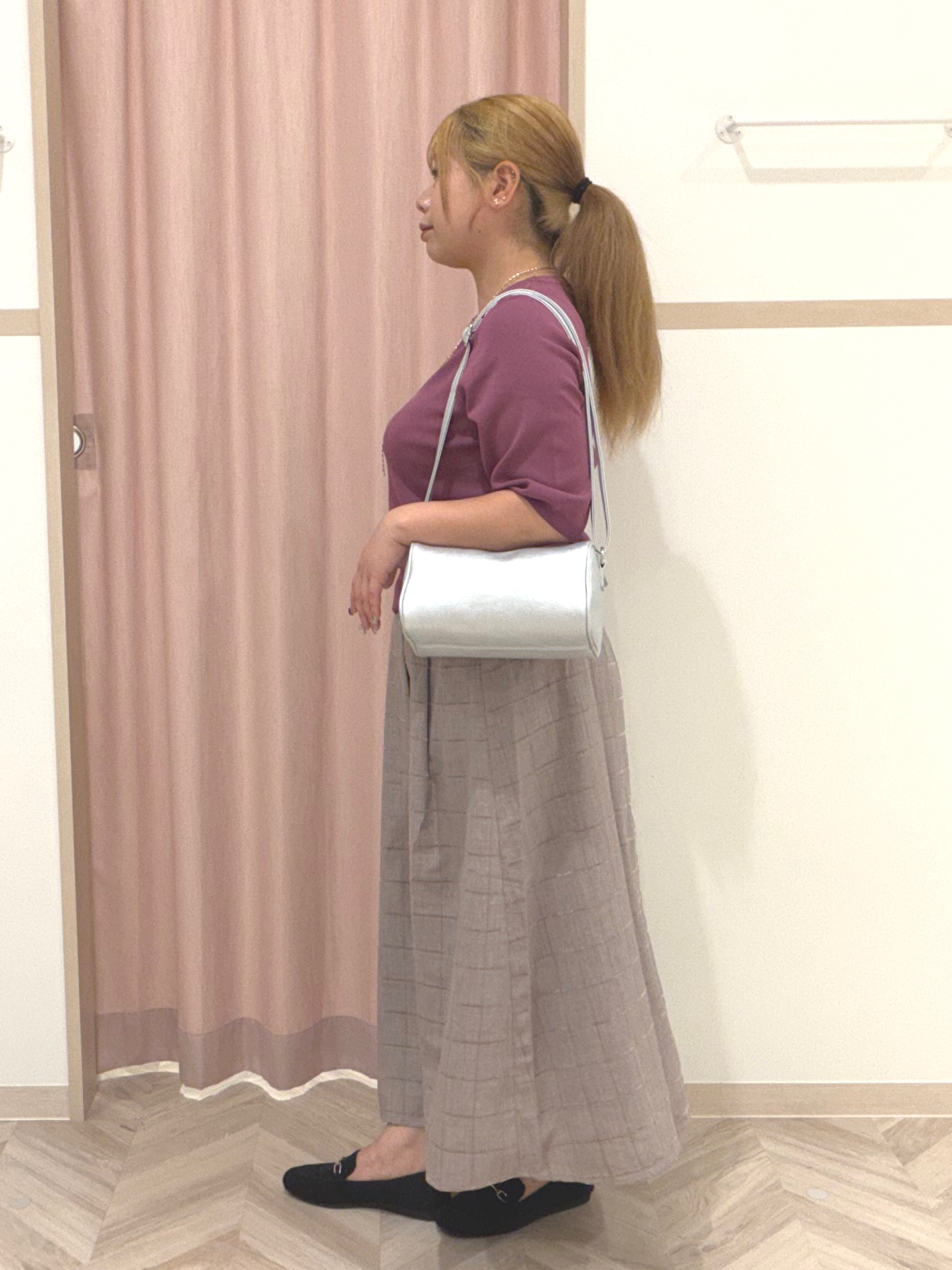 まちゃんなちゃんさんの「SHOO･LA･RUE｜【ガンガン洗える/ひんやり/UV/毛玉になりにくい】上半身すっきり 二の腕見せない5分袖ニット」を使ったコーディネート