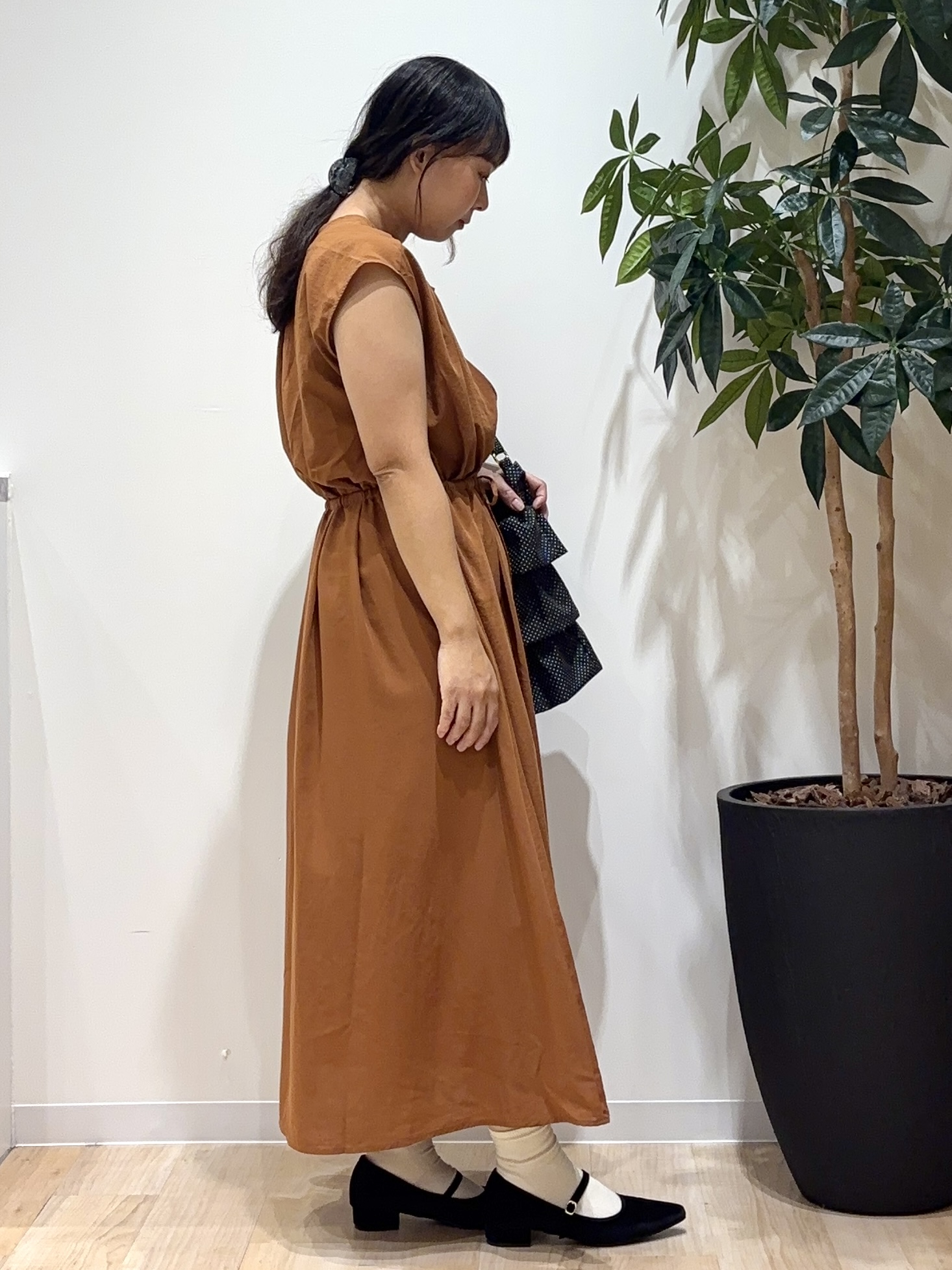 miraiさんの「grove｜シャーリングキャミレイヤードワンピース」を使ったコーディネート