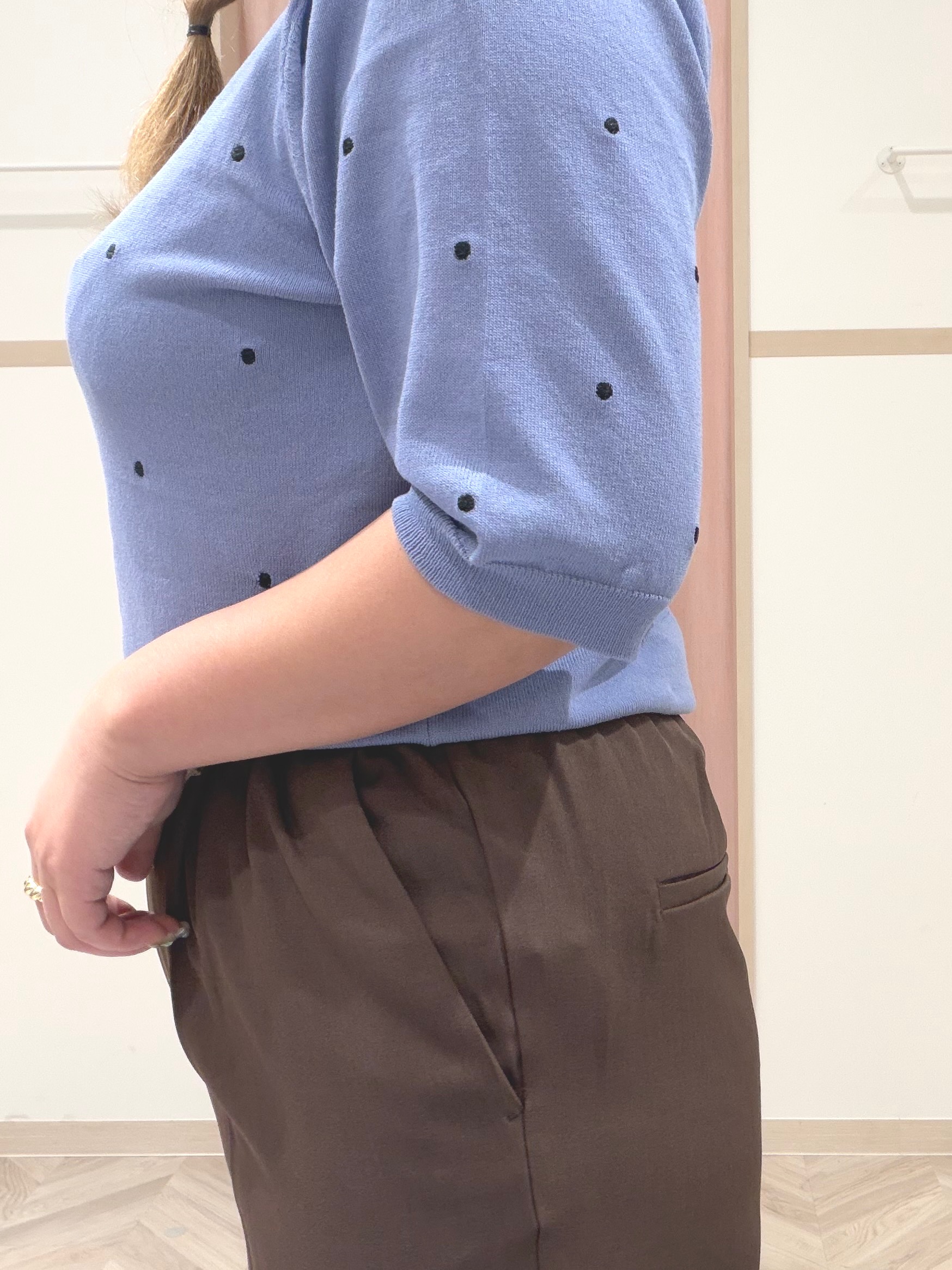 まちゃんなちゃんさんの「SHOO･LA･RUE｜【ひんやり/S-LL】大人フェミニン ドット刺繍ニット」を使ったコーディネート