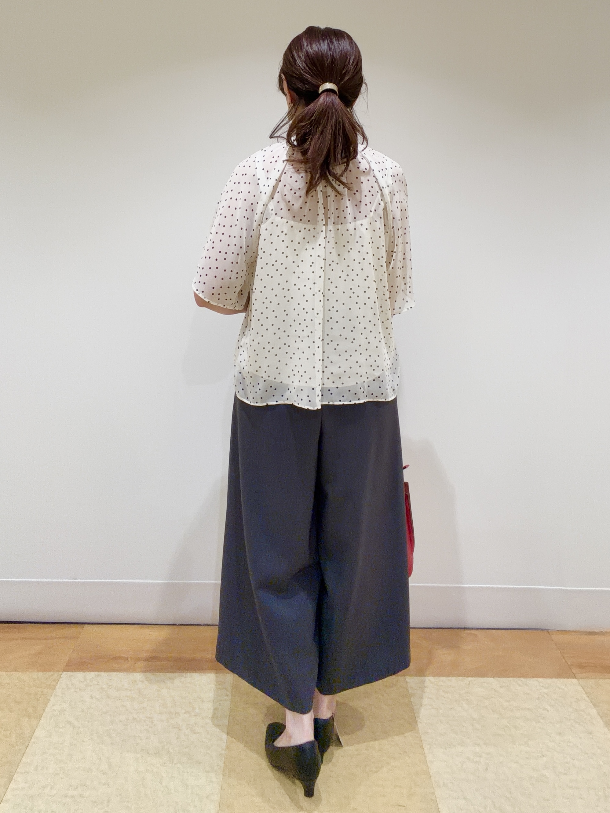 ayaさんの「Reflect｜【セットアップ／手洗い可】ドット柄シアーブラウス」を使ったコーディネート