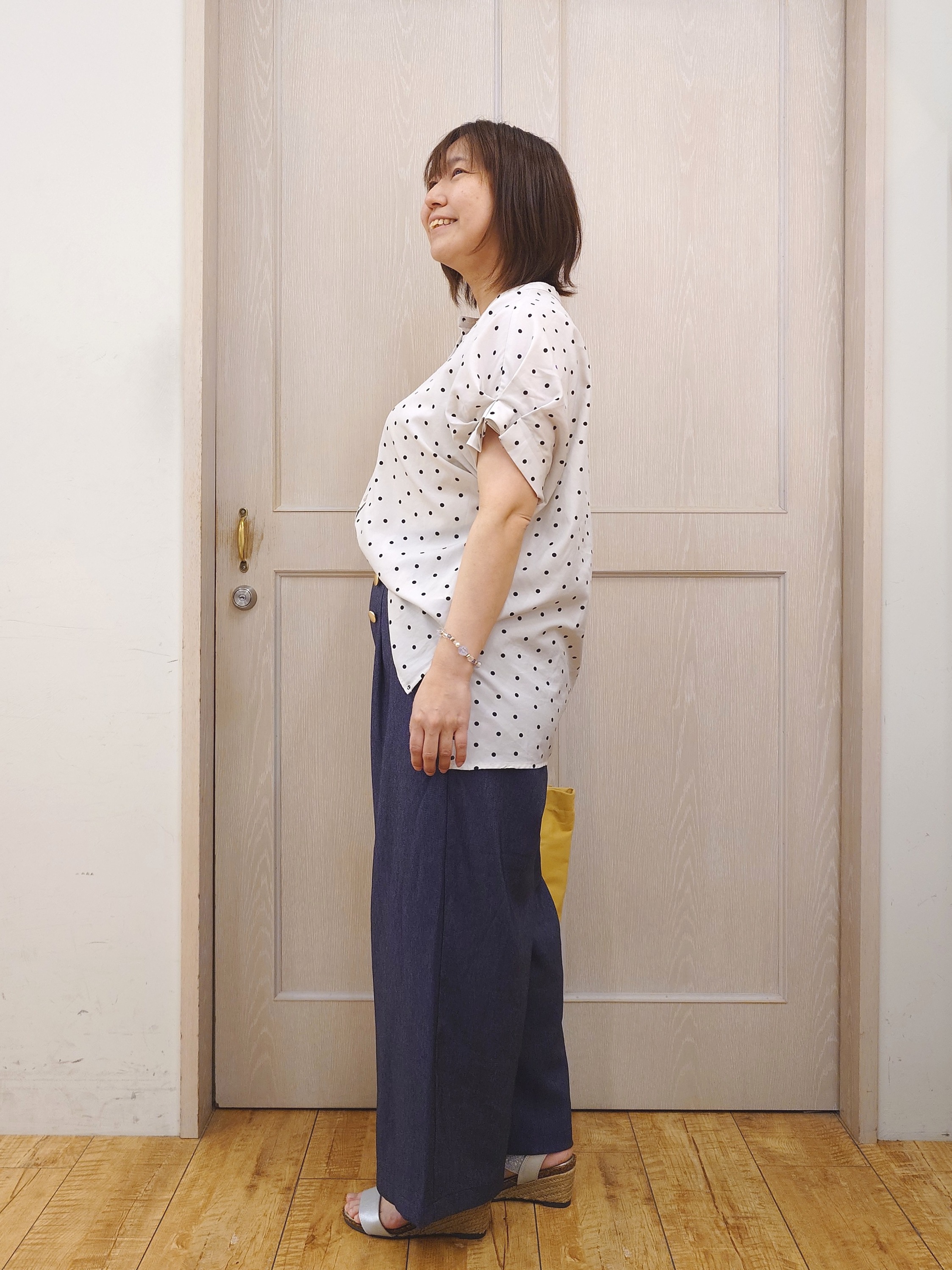 とろろさんの「SHOO･LA･RUE｜【洗濯機可／洗濯後しわになりにくい】大人の甘さをプラスする ドット柄袖タックブラウス」を使ったコーディネート